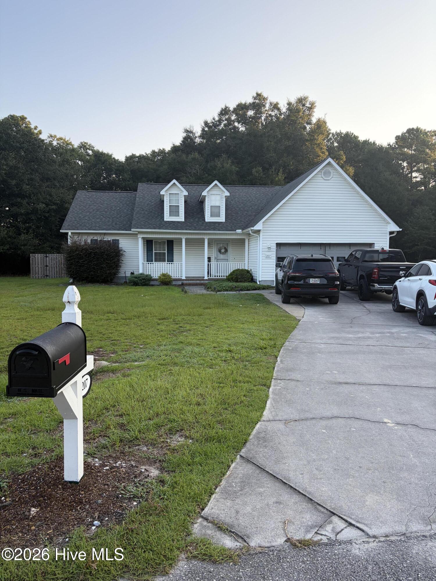 207 Bluebird Court Property Photo 1
