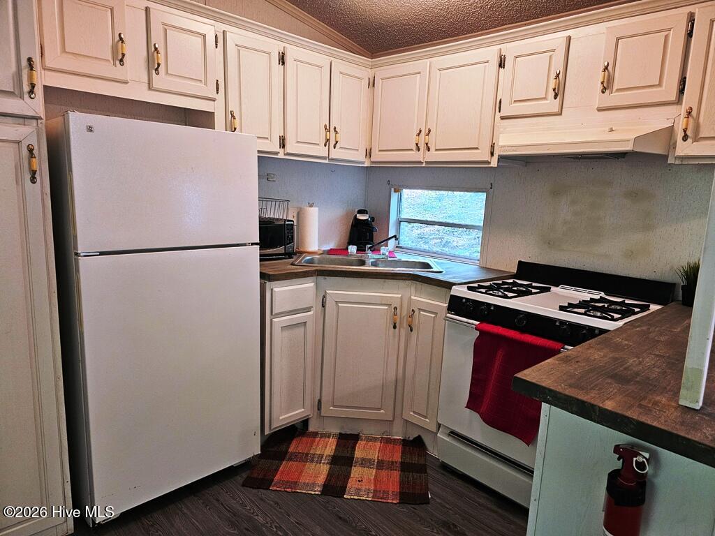 252 Barefoot Lane Property Photo 5