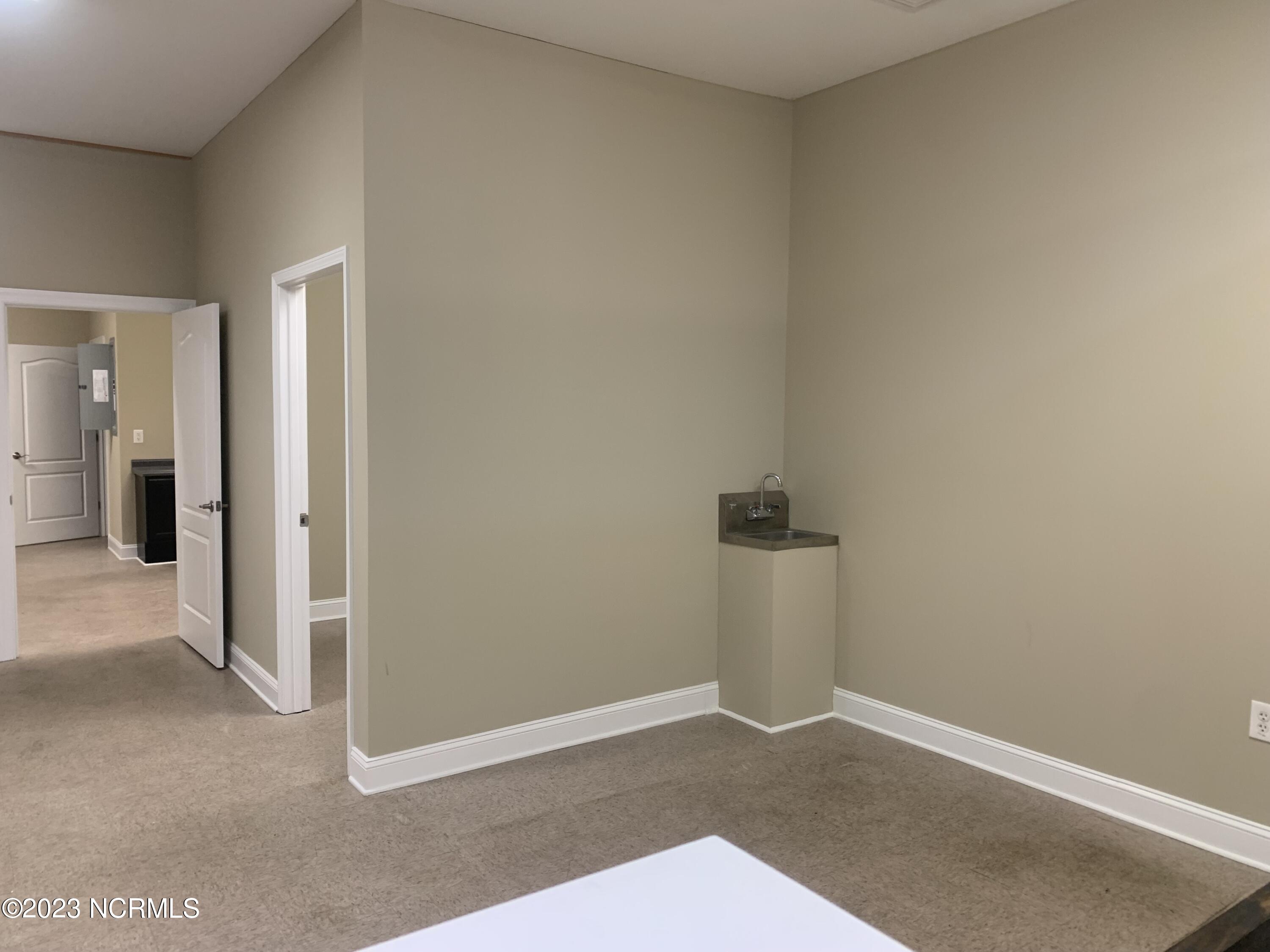 100 Fall Creek Drive C Property Photo 5