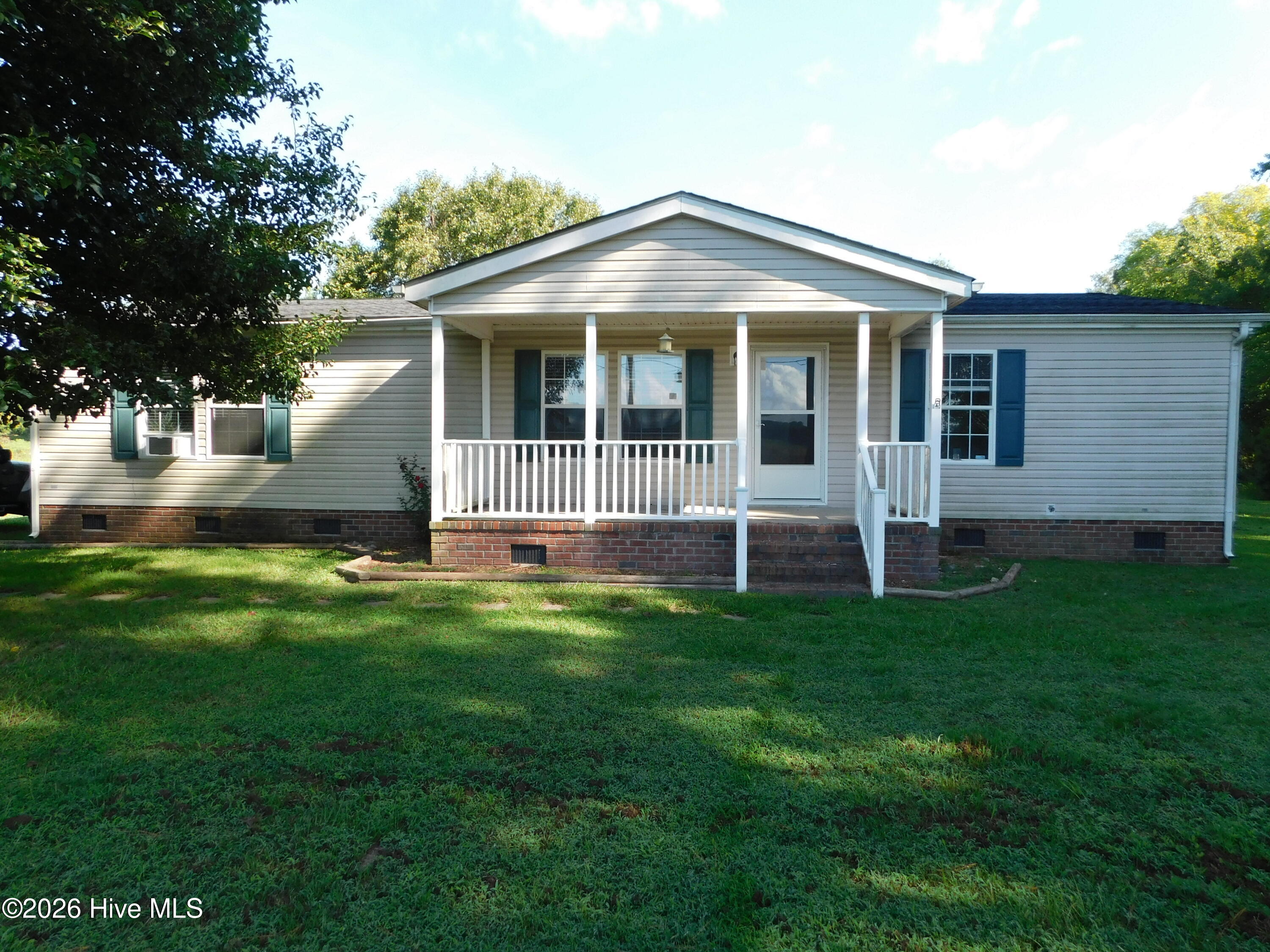 825 Yeopim Road Property Photo 1