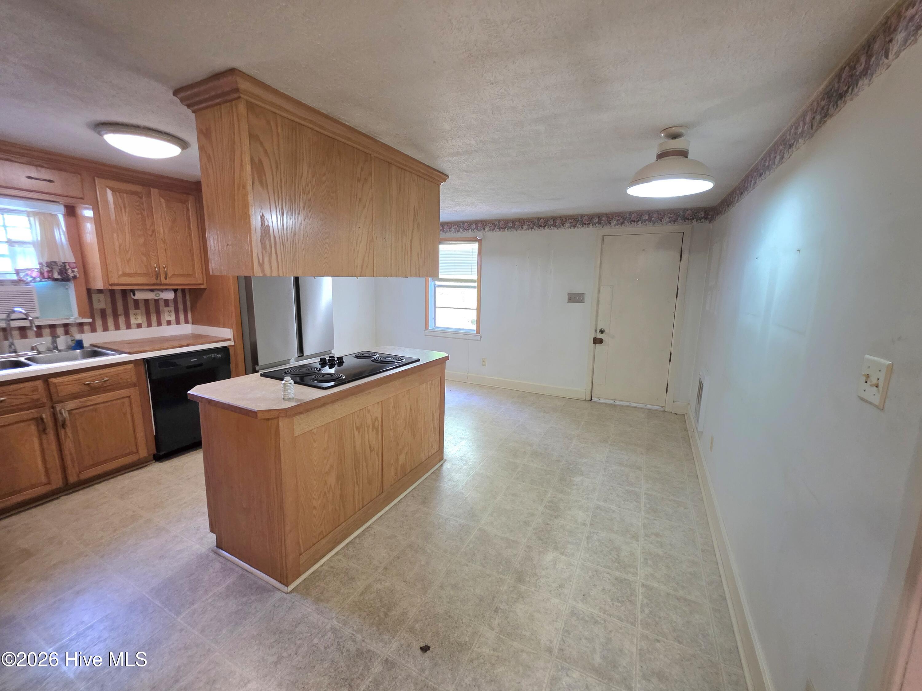 170 South River Road Property Photo 3