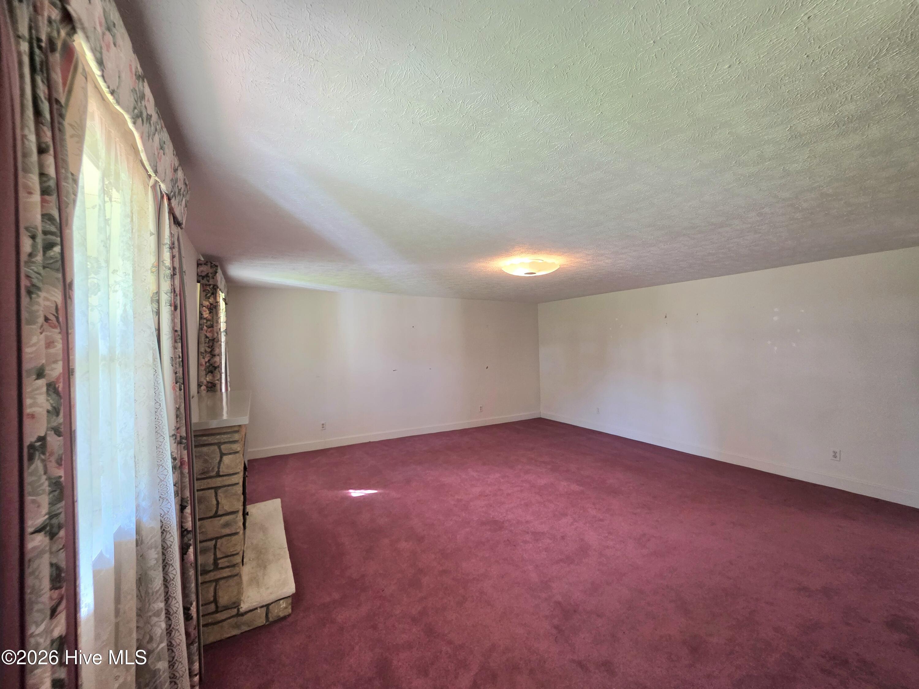 170 South River Road Property Photo 5