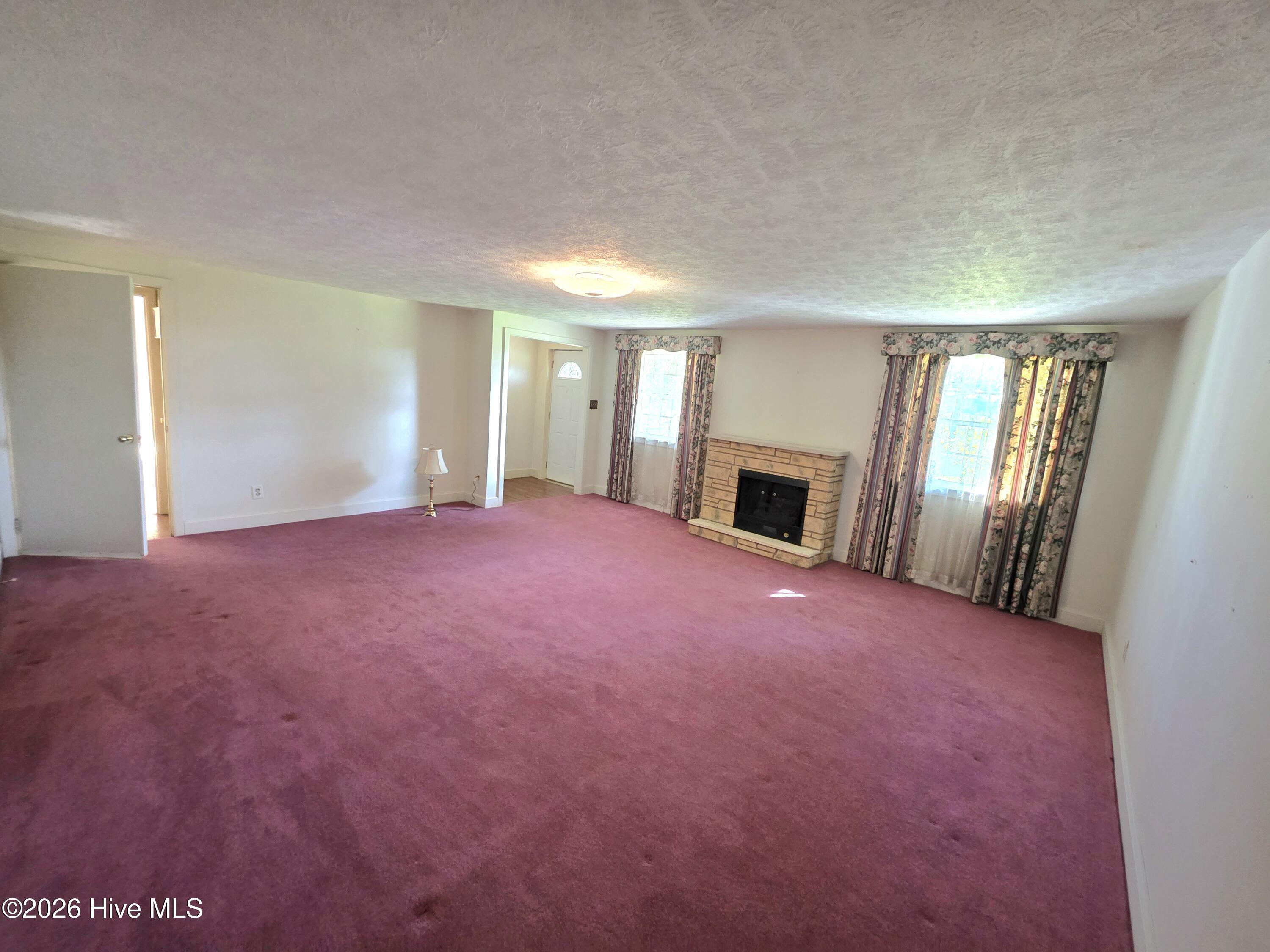 170 South River Road Property Photo 6