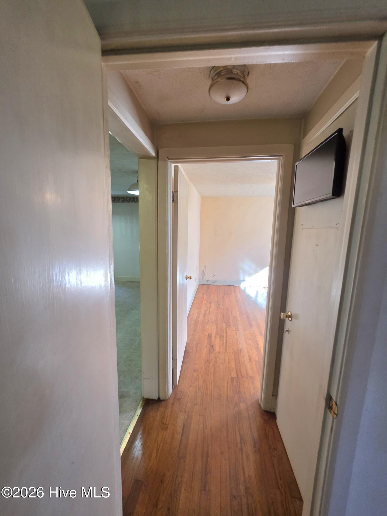 170 South River Road Property Photo 7