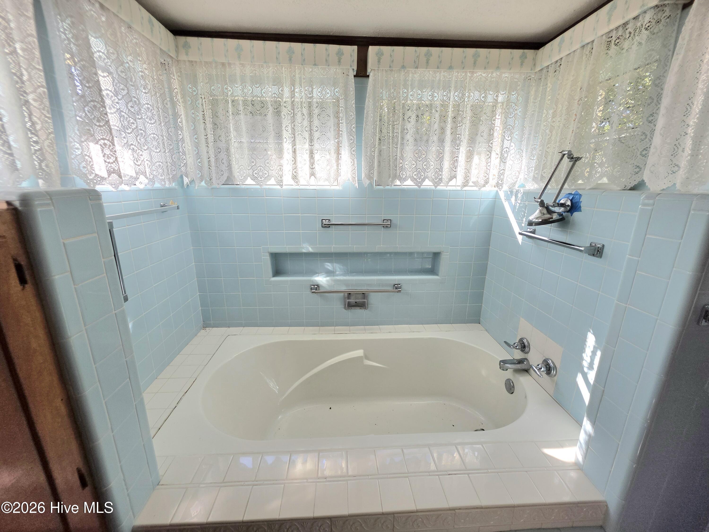 170 South River Road Property Photo 14