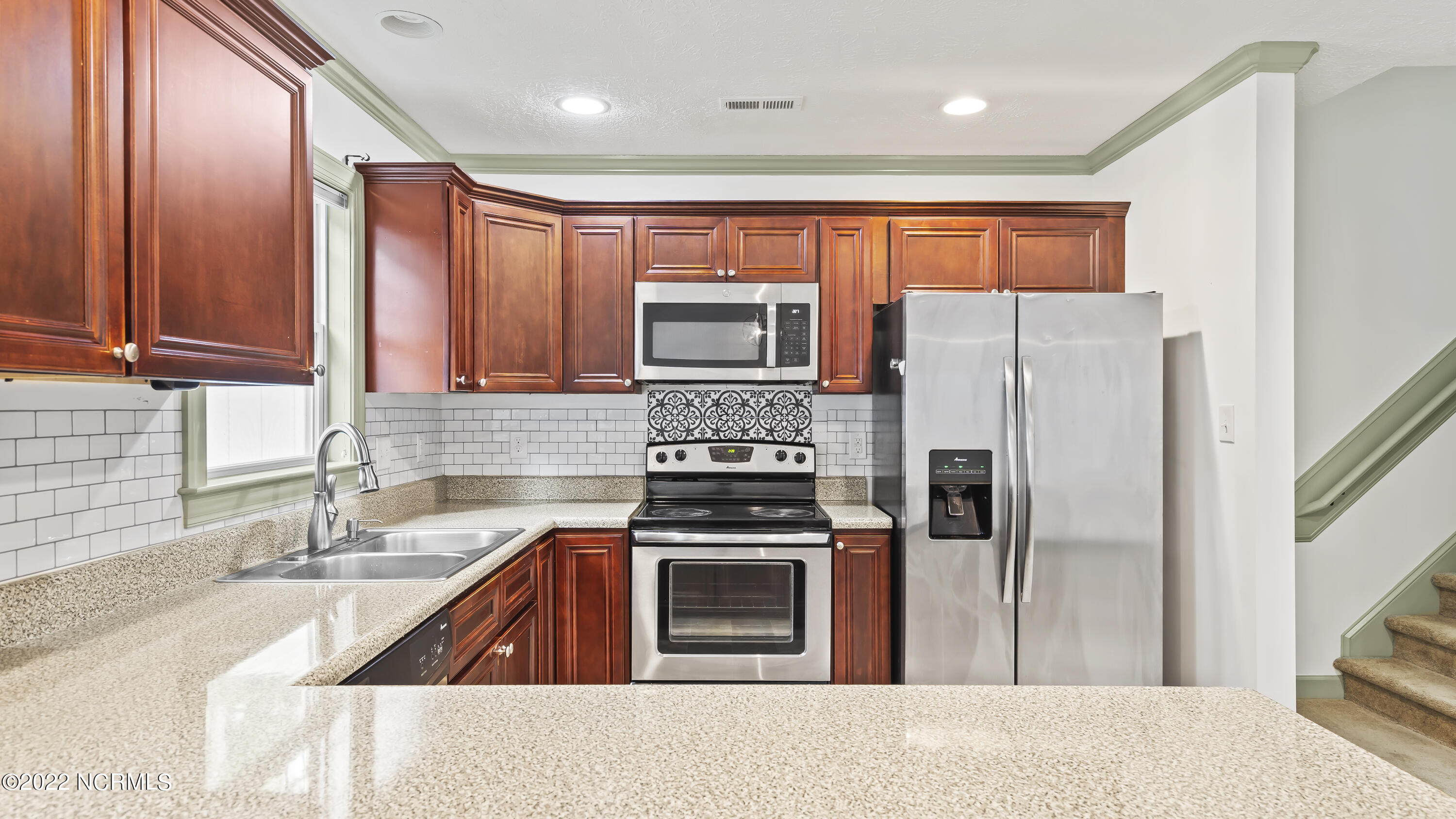 104 Kenan Loop Property Photo 10