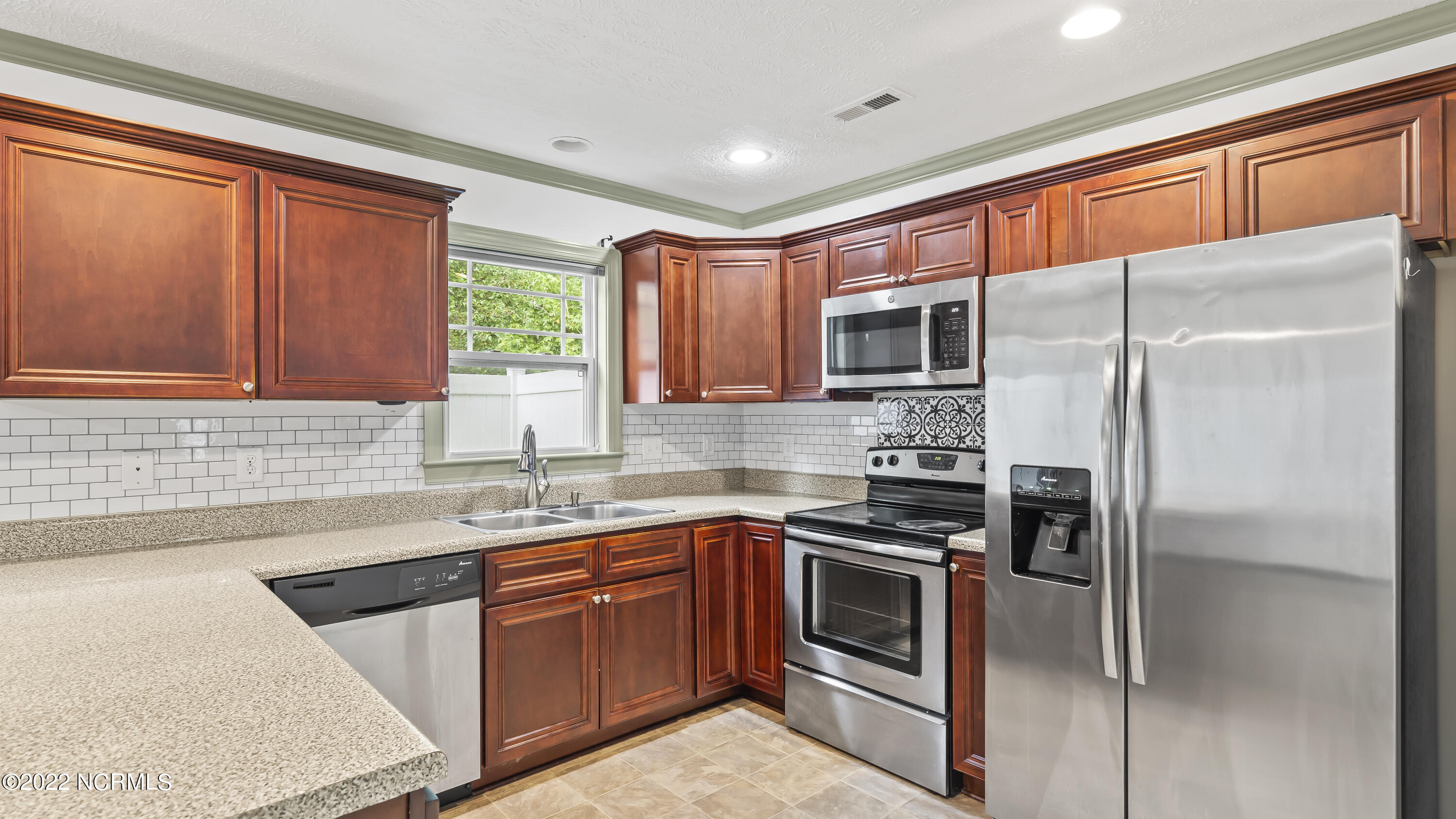 104 Kenan Loop Property Photo 11