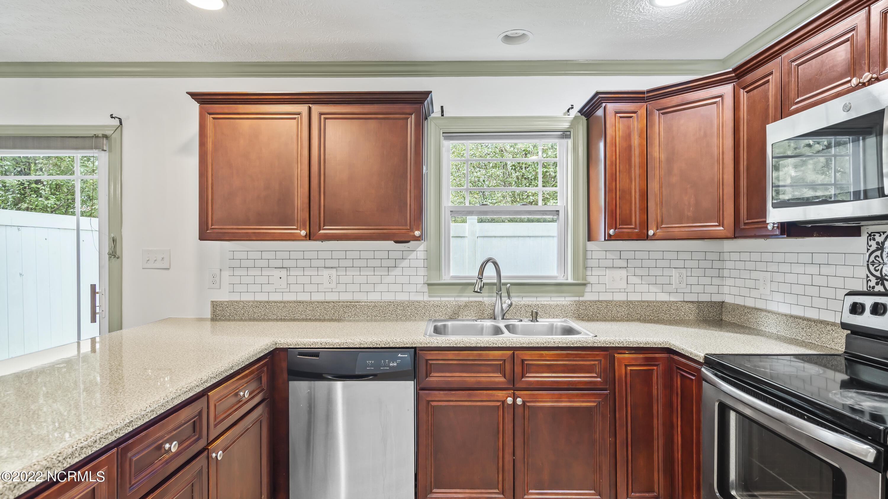 104 Kenan Loop Property Photo 12