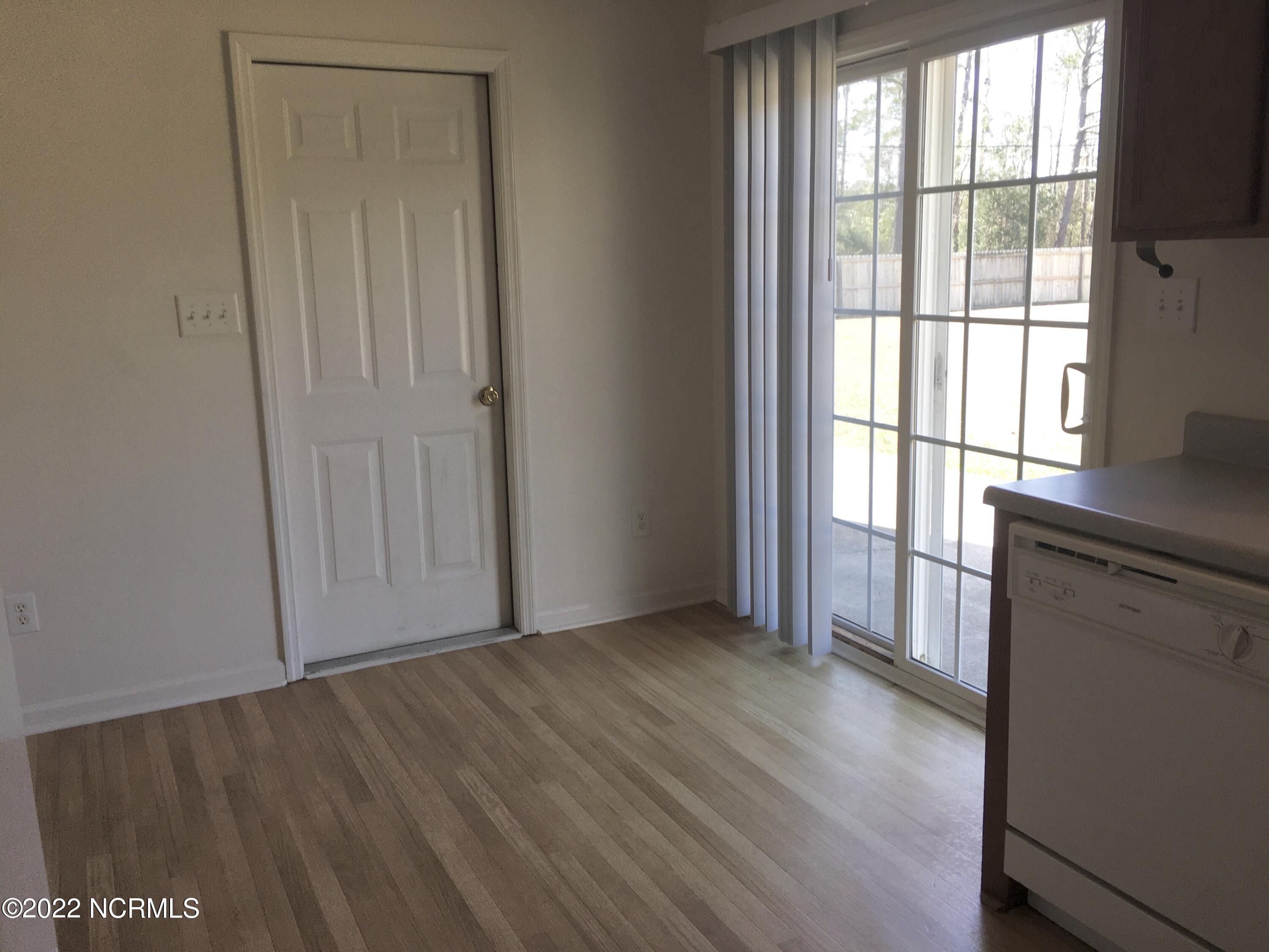 101 E Coopers Court Property Photo 7