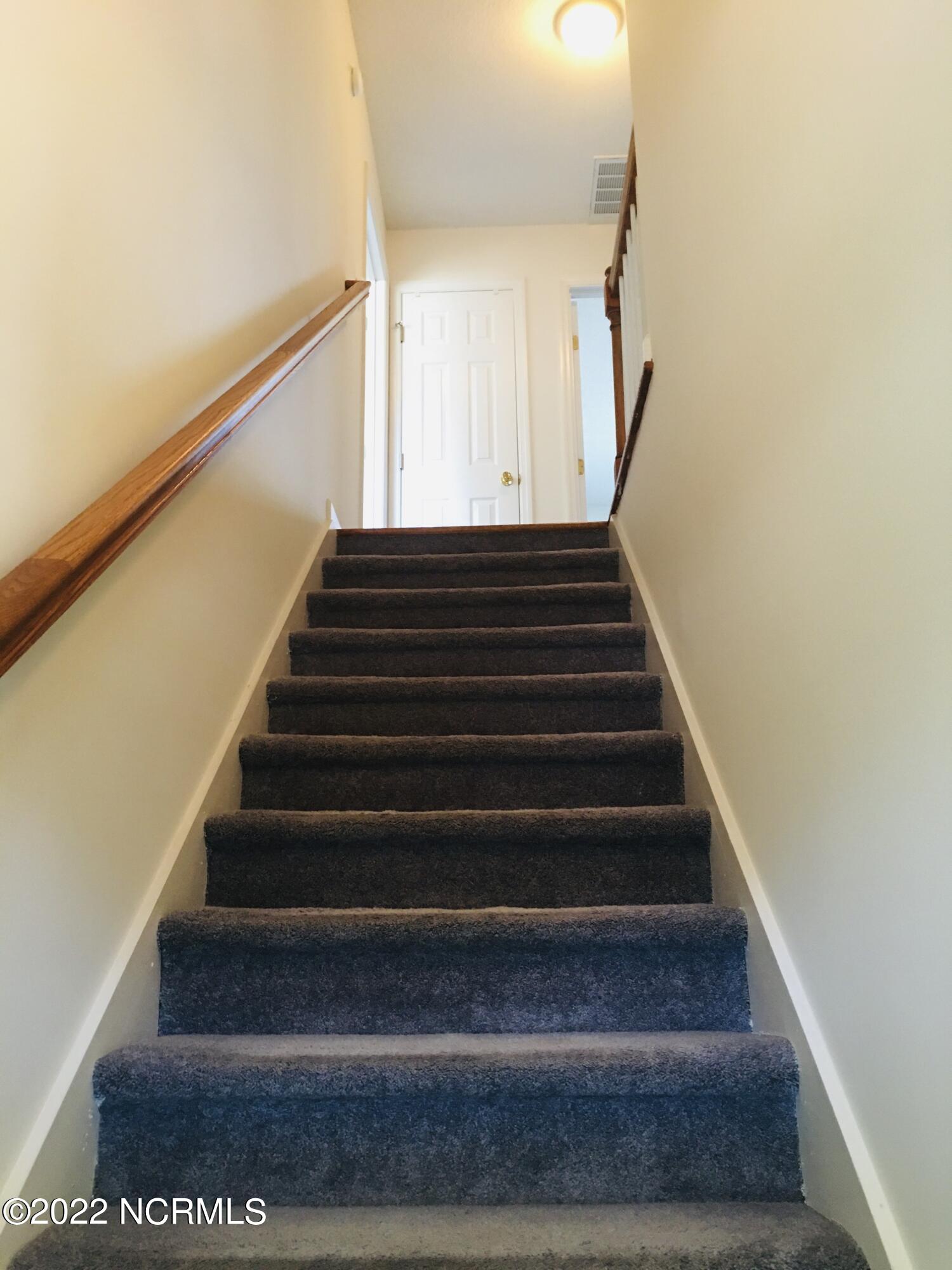 101 E Coopers Court Property Photo 8
