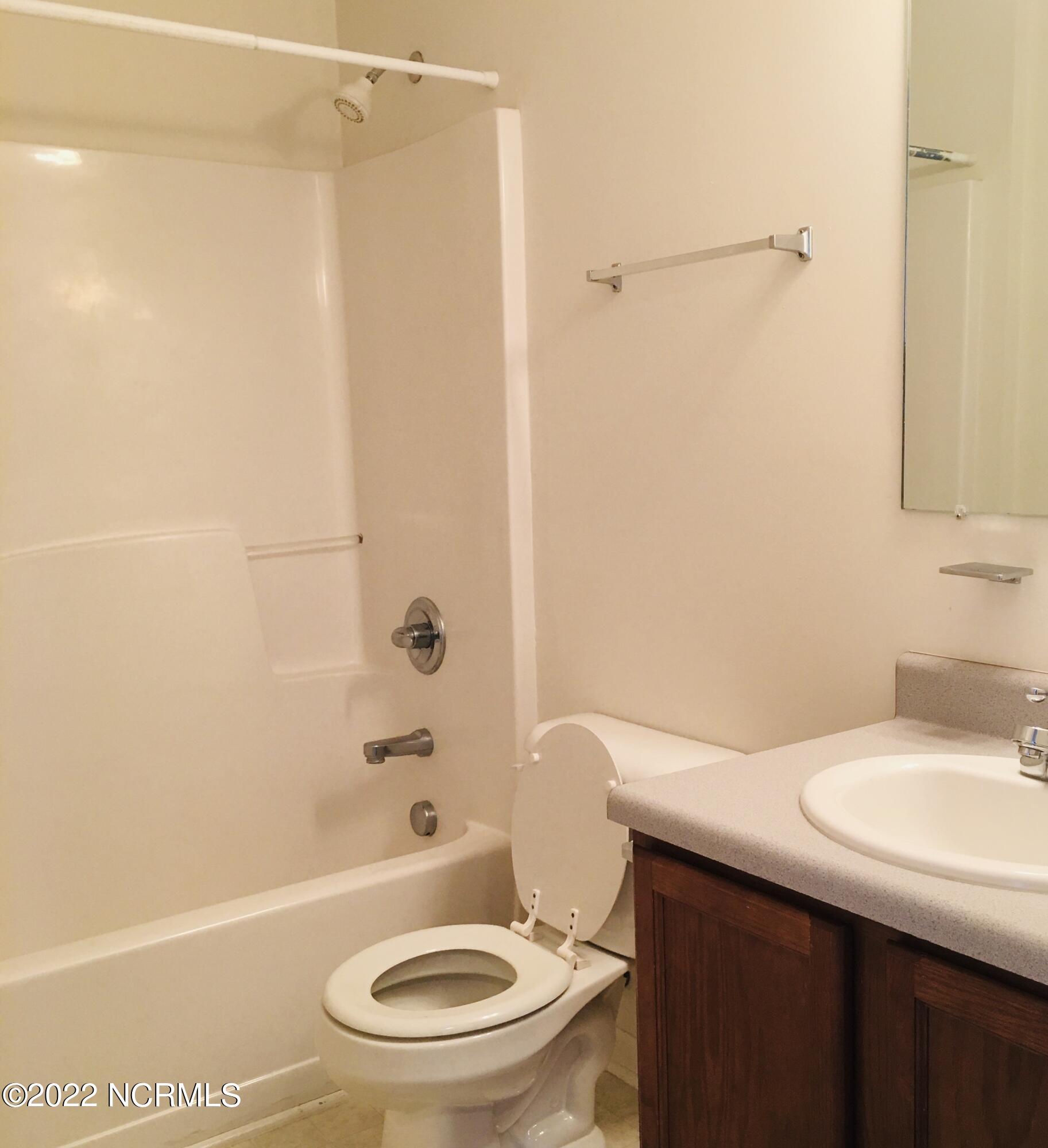 101 E Coopers Court Property Photo 10