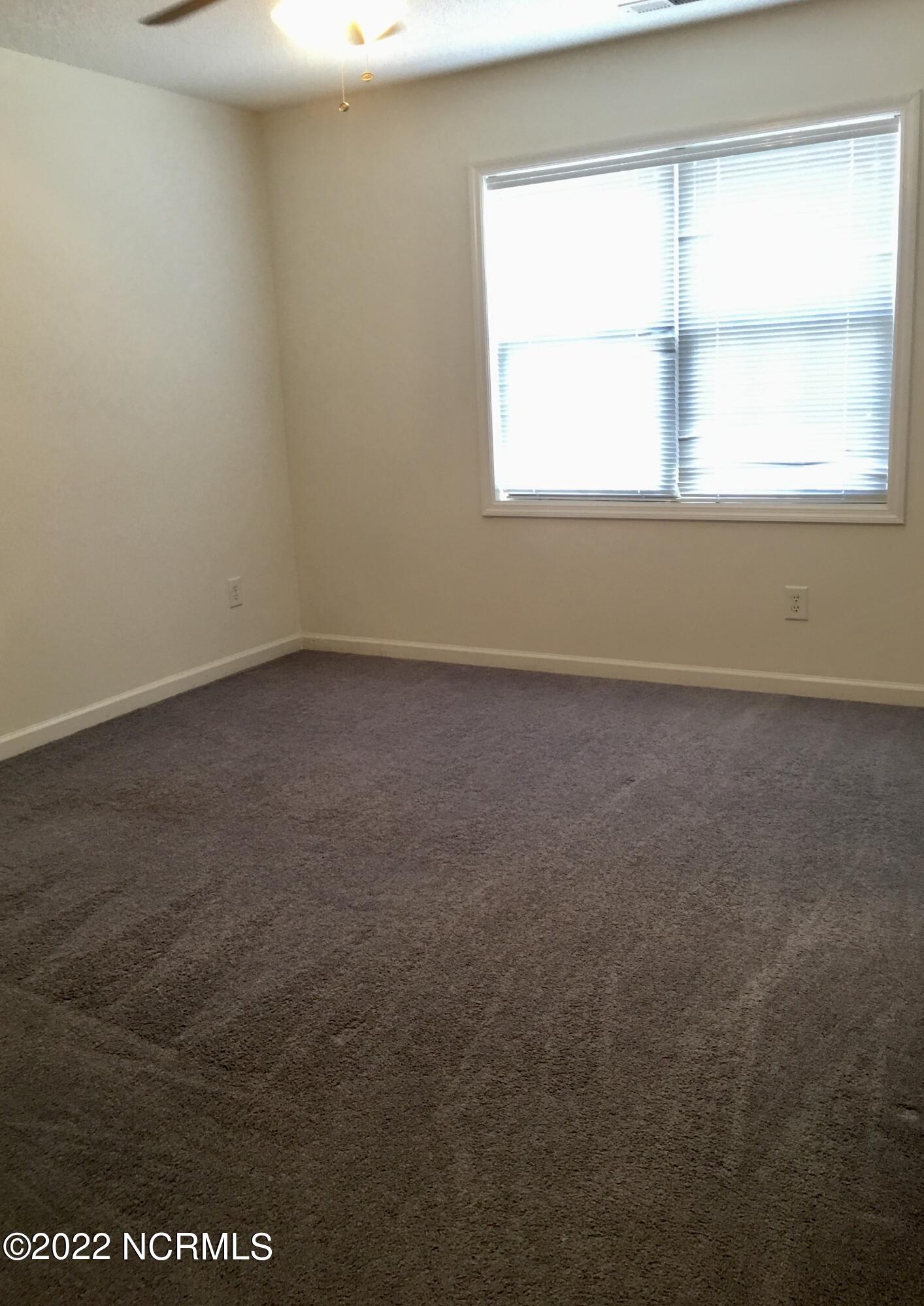101 E Coopers Court Property Photo 11