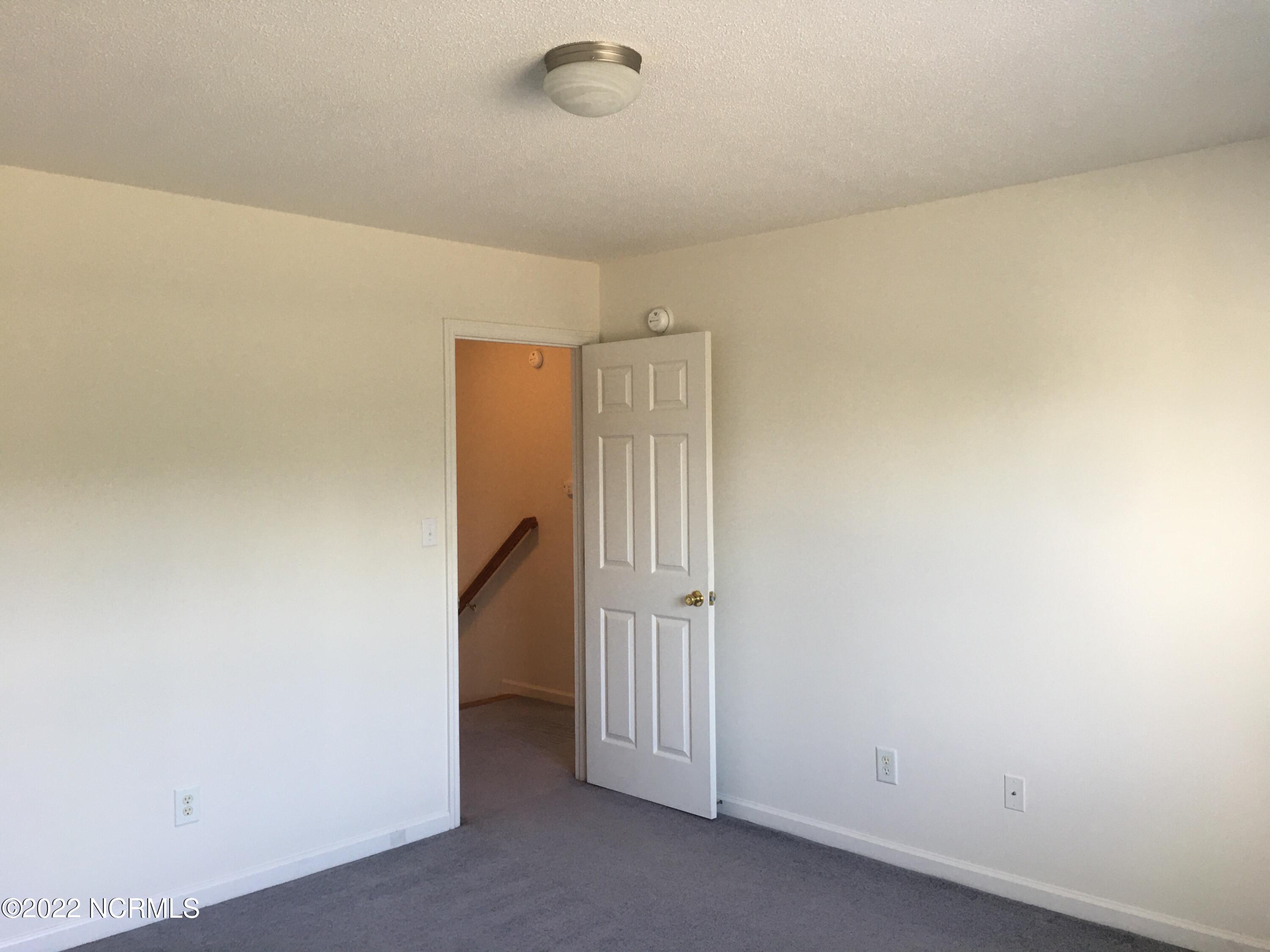 101 E Coopers Court Property Photo 13