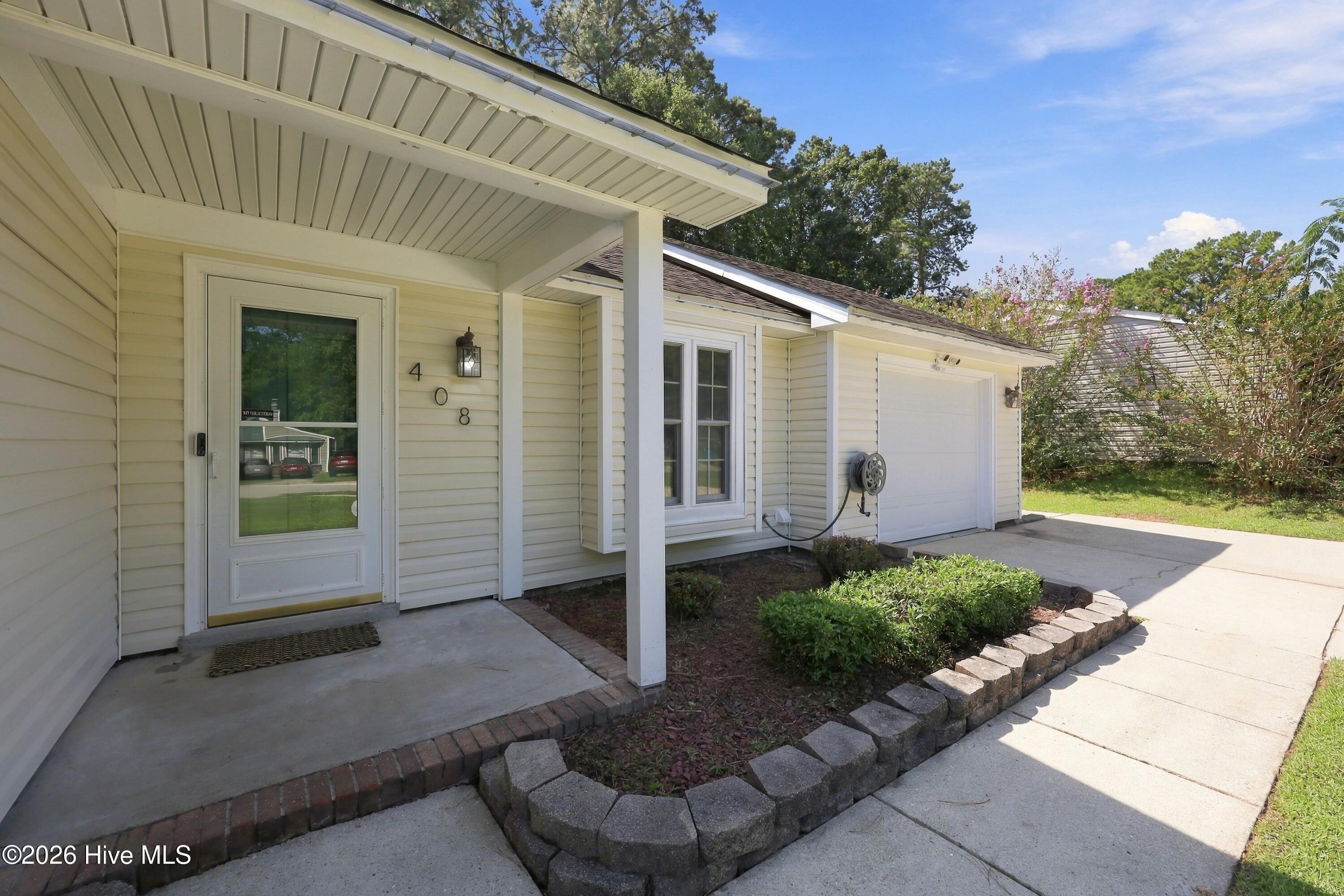 408 Mark Lane Property Photo 3