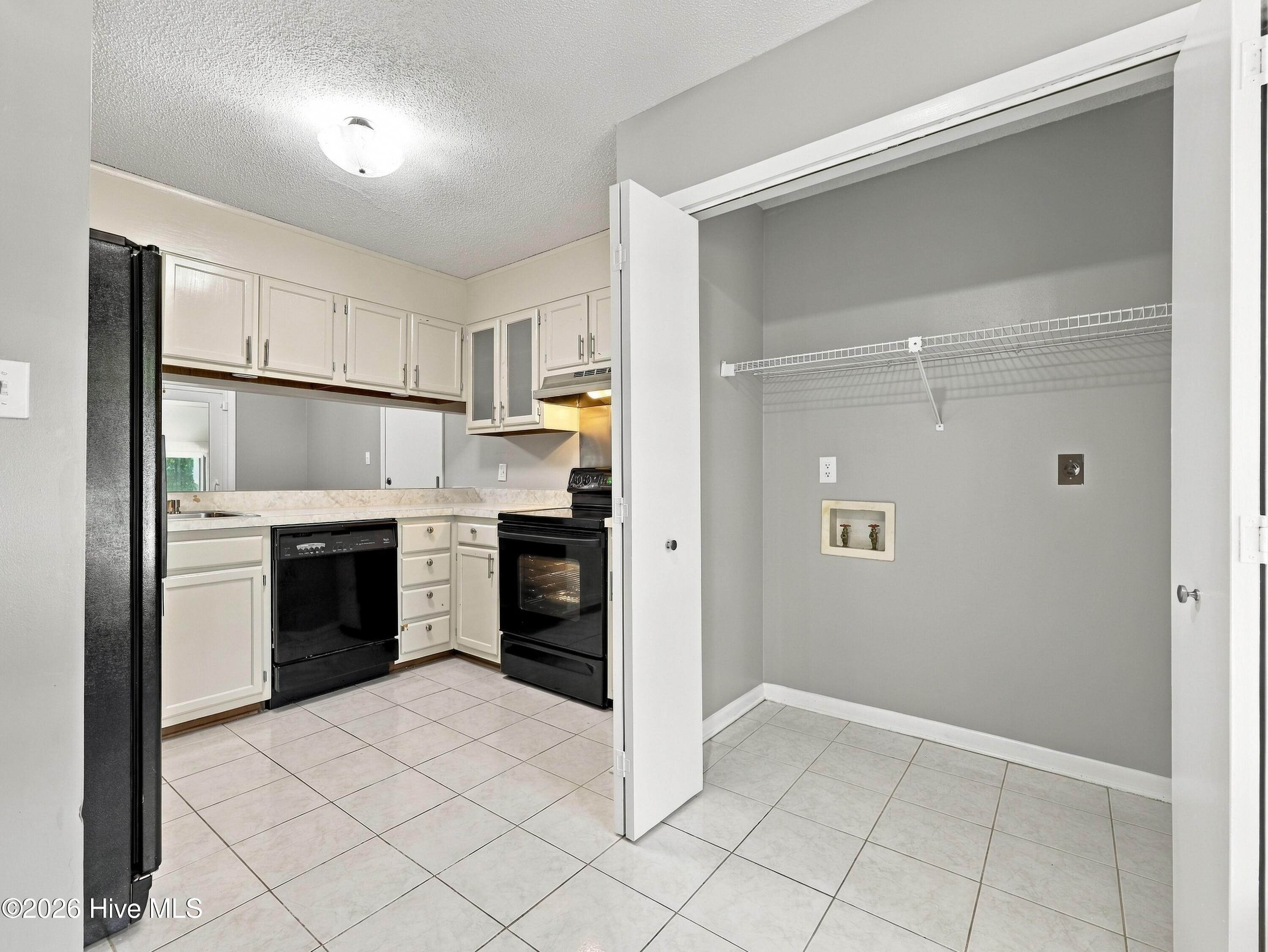 408 Mark Lane Property Photo 8