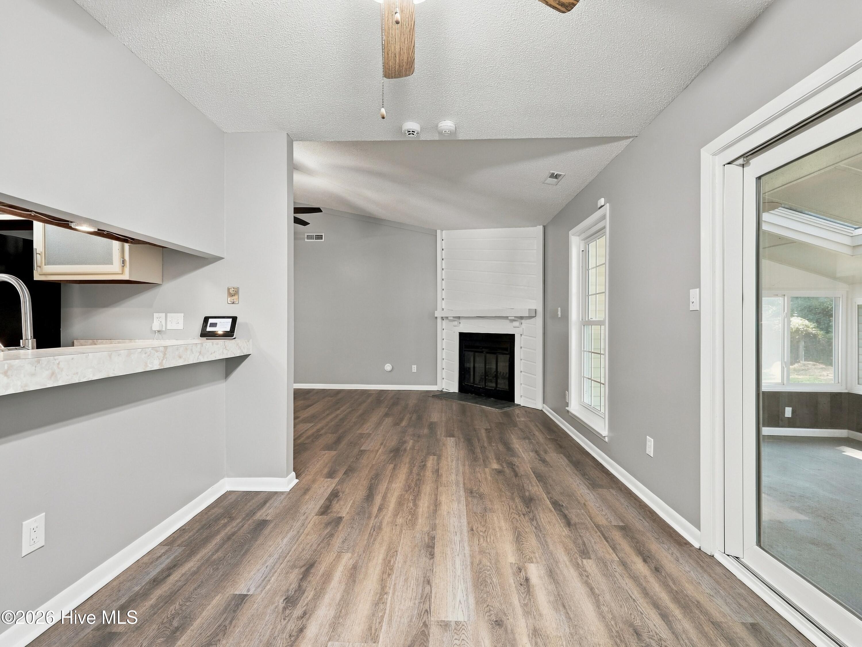 408 Mark Lane Property Photo 12