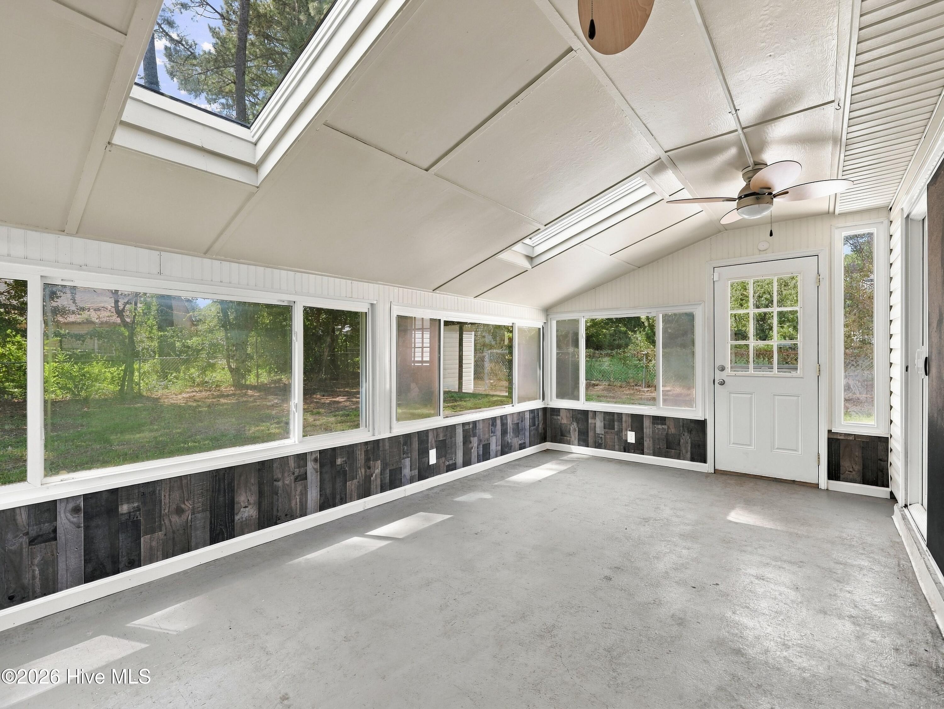 408 Mark Lane Property Photo 27