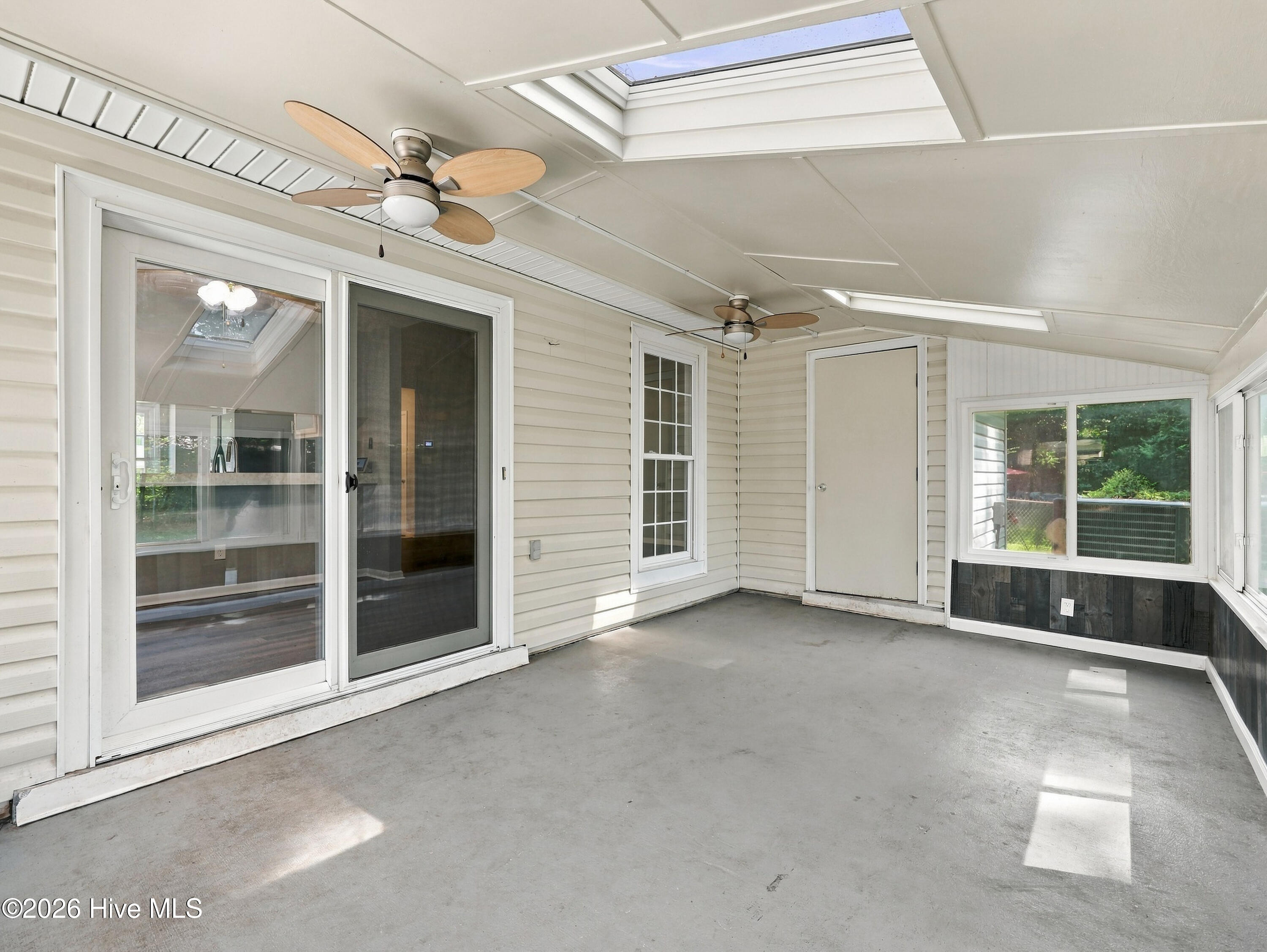 408 Mark Lane Property Photo 28