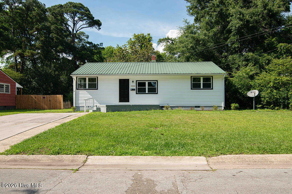 100 Banks Street Property Photo 1