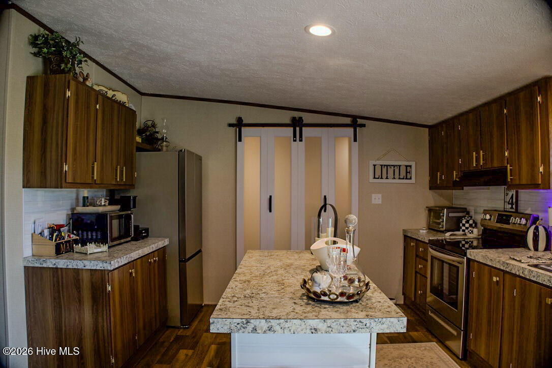 1227 Mclean Road Property Photo 9