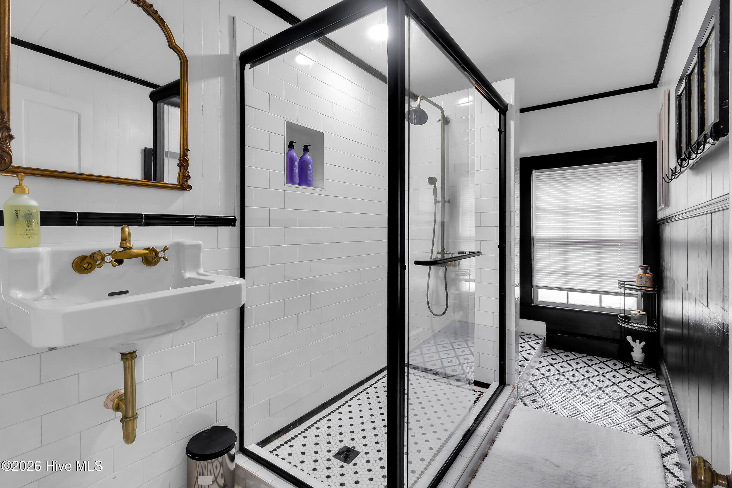 409 Hancock Street Property Photo 24