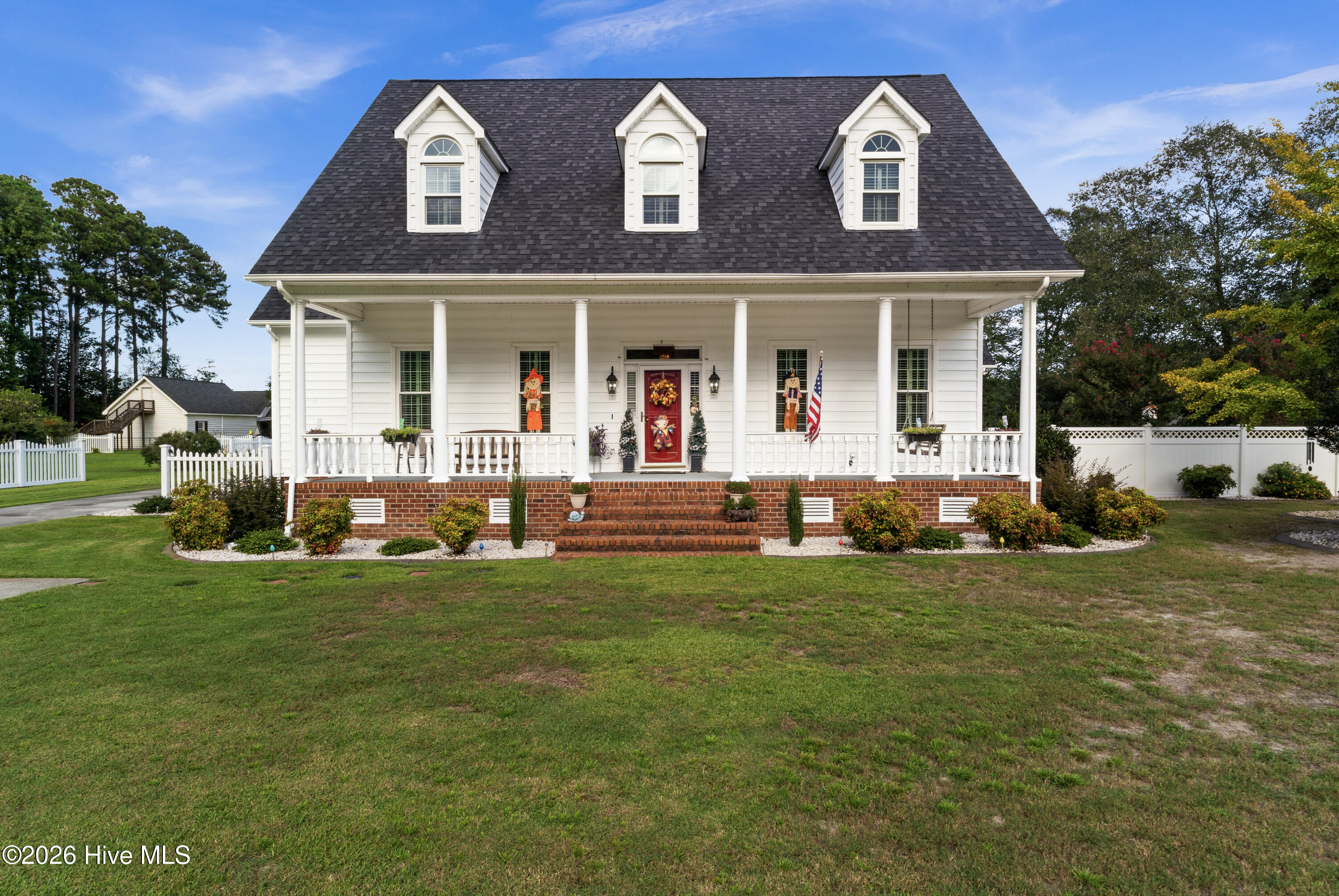 305 Fox Ridge Road Property Photo 1