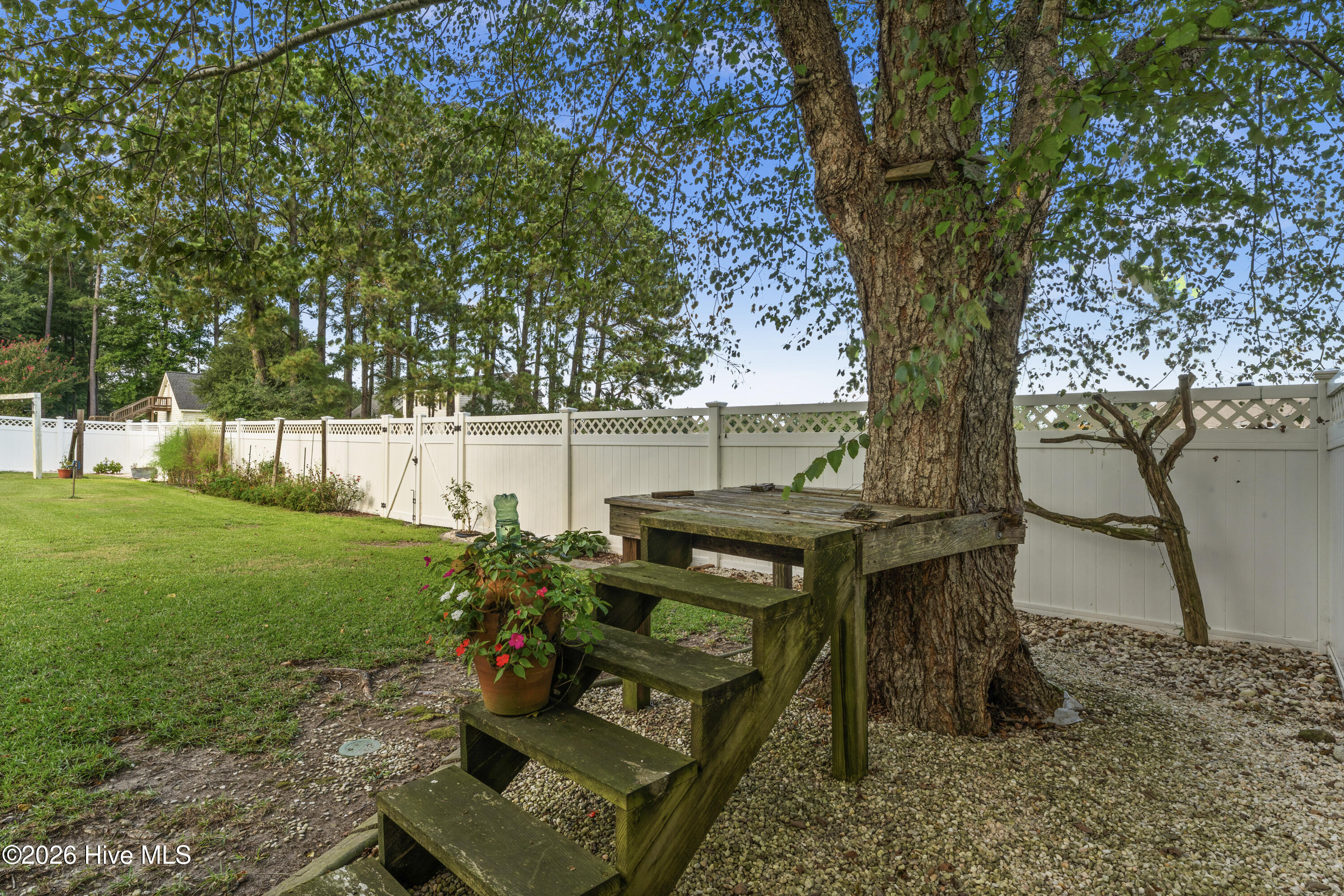 305 Fox Ridge Road Property Photo 39
