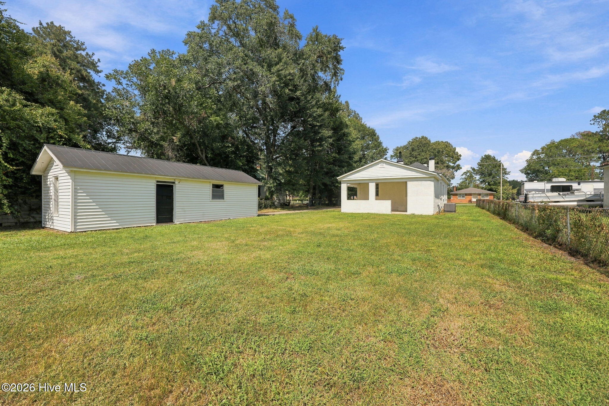 402 N Front Street Property Photo 5
