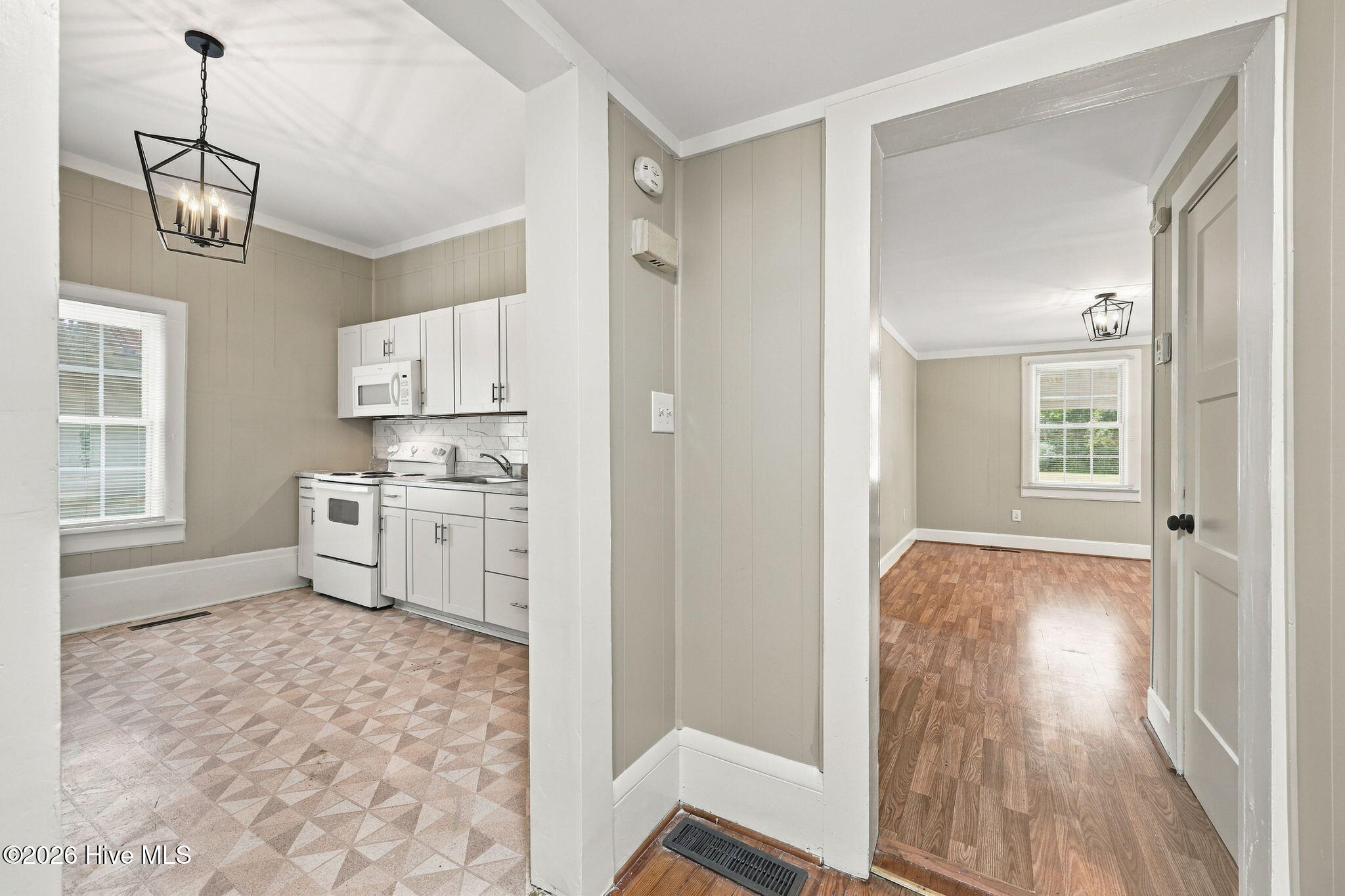 402 N Front Street Property Photo 9
