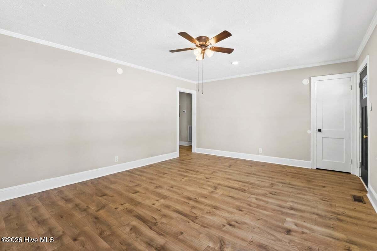 912 N Madison Avenue Property Photo 7