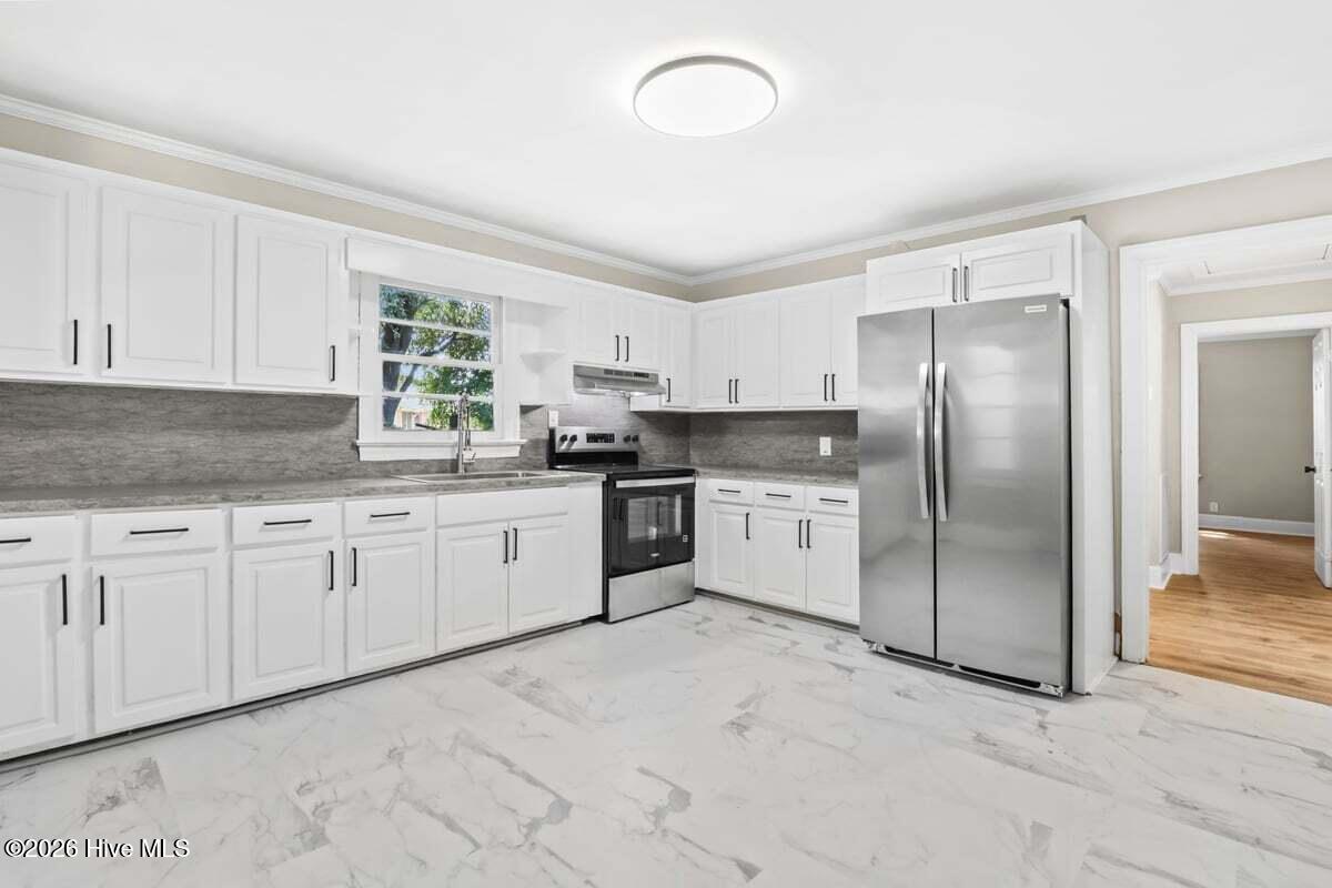 912 N Madison Avenue Property Photo 9
