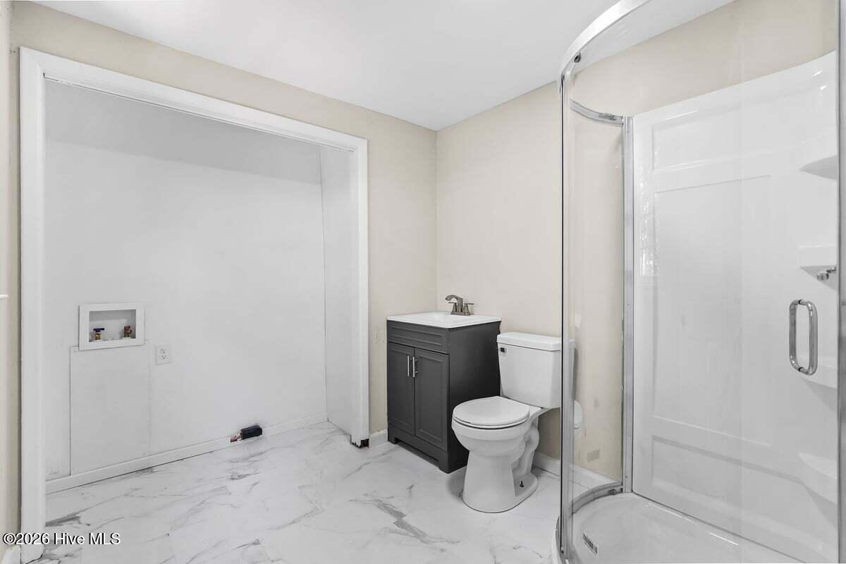 912 N Madison Avenue Property Photo 17