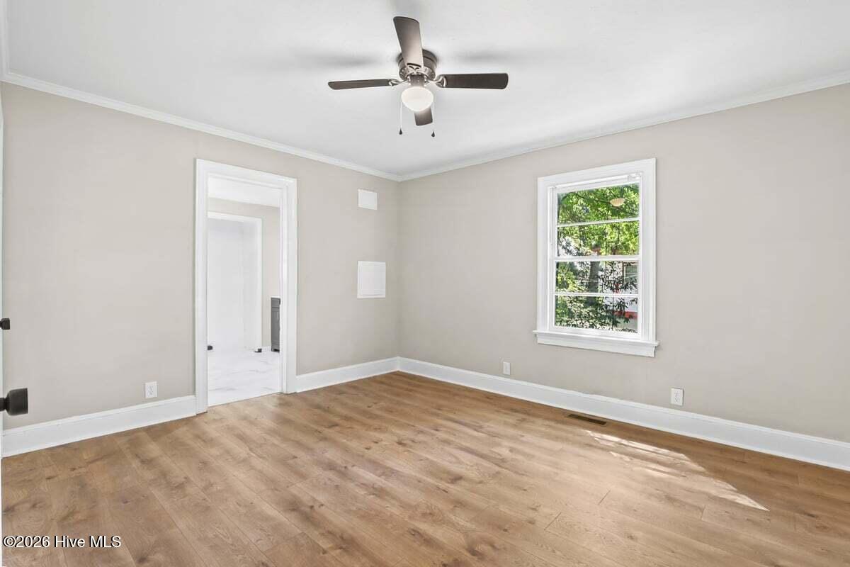 912 N Madison Avenue Property Photo 18