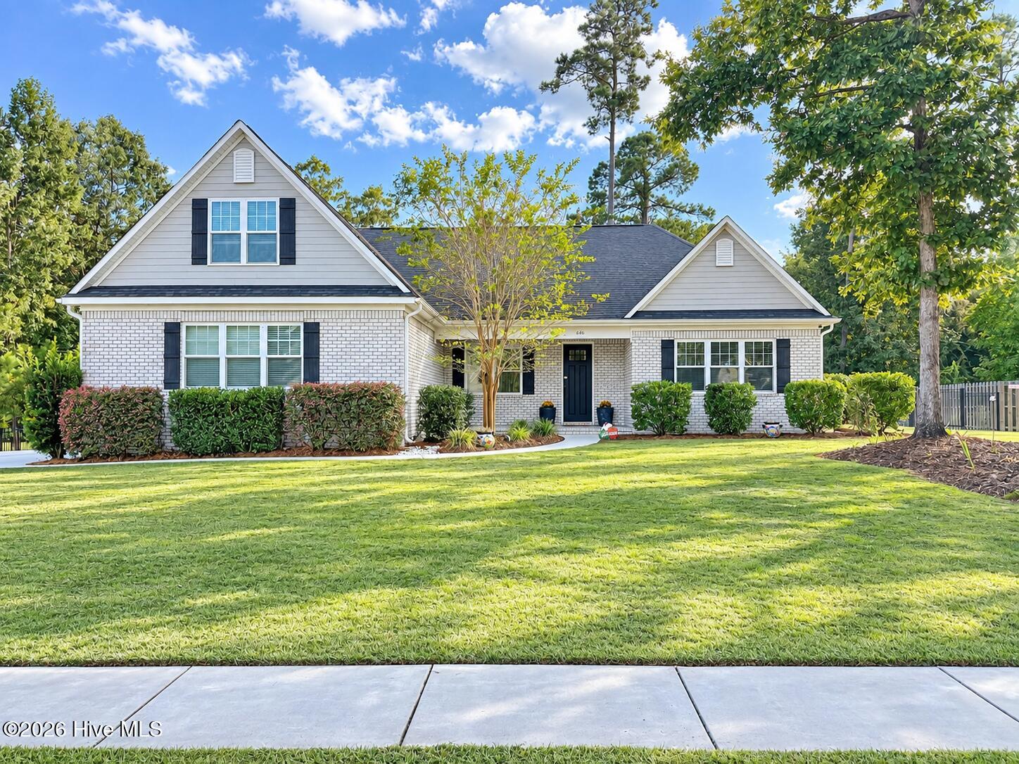 646 Crown Pointe Drive Property Photo 1