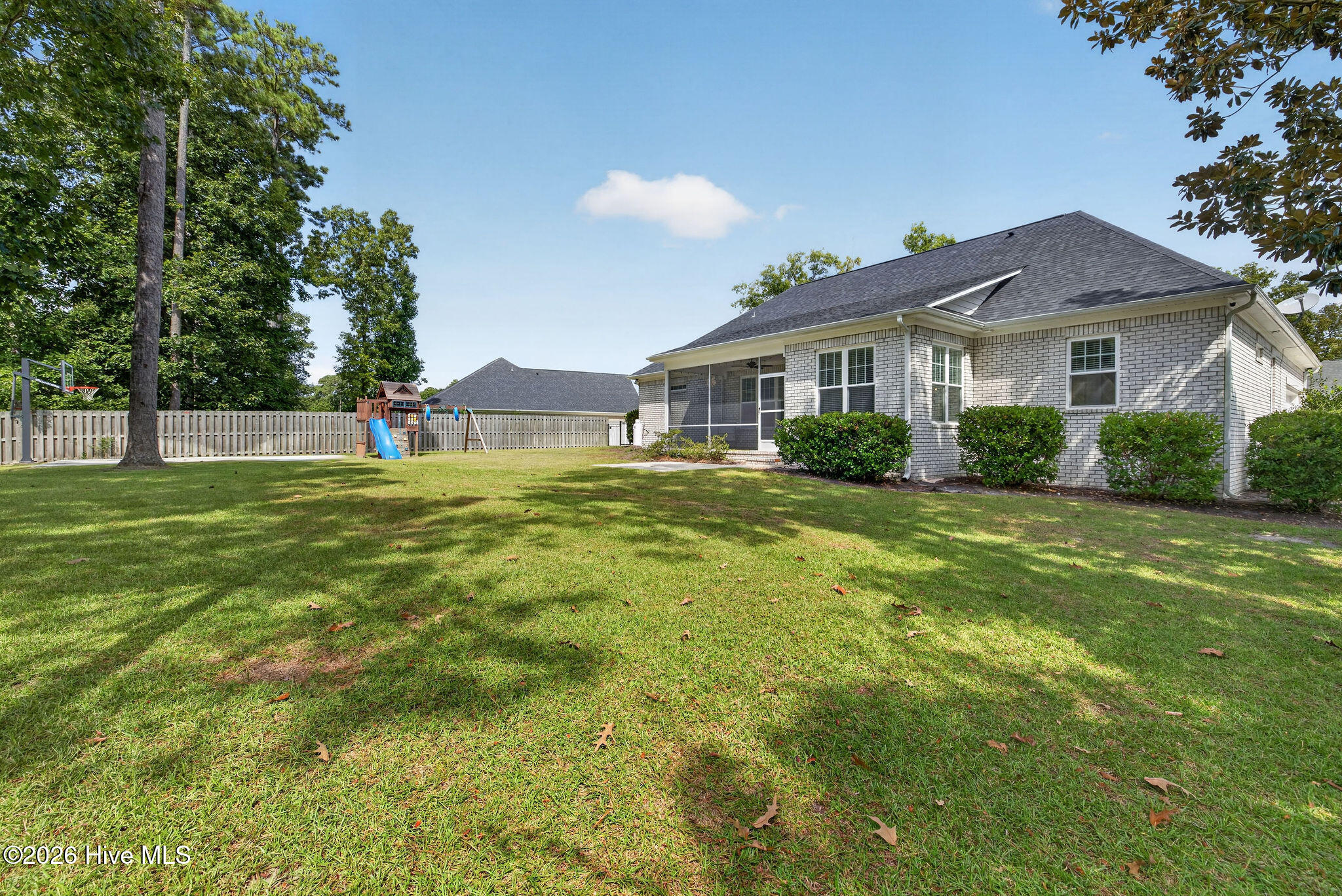 646 Crown Pointe Drive Property Photo 5