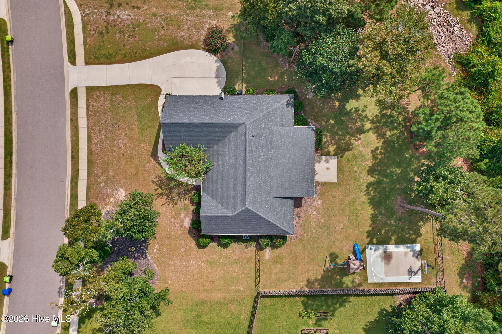 646 Crown Pointe Drive Property Photo 6