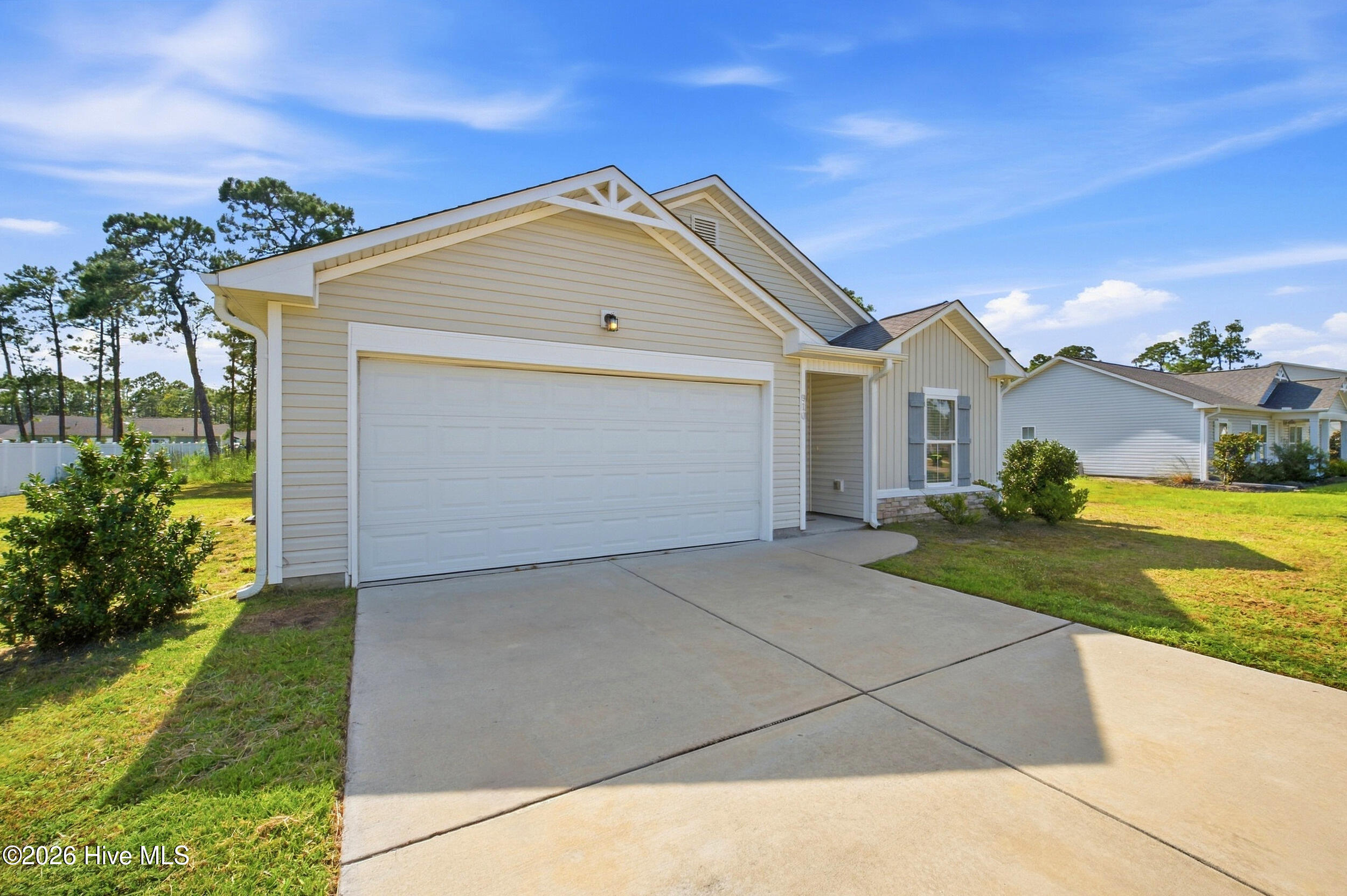 910 Pine Needles Road Property Photo 3
