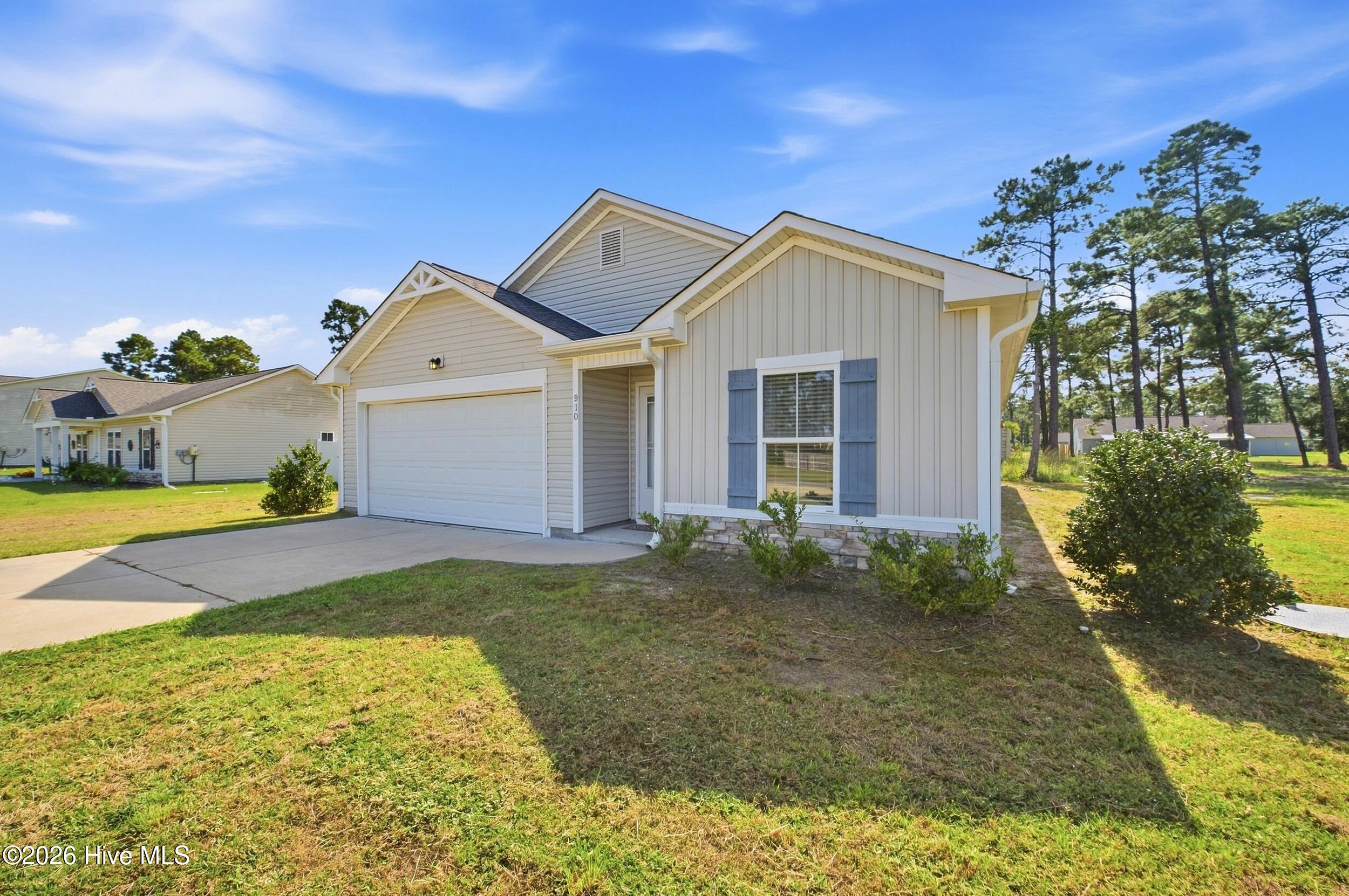 910 Pine Needles Road Property Photo 4