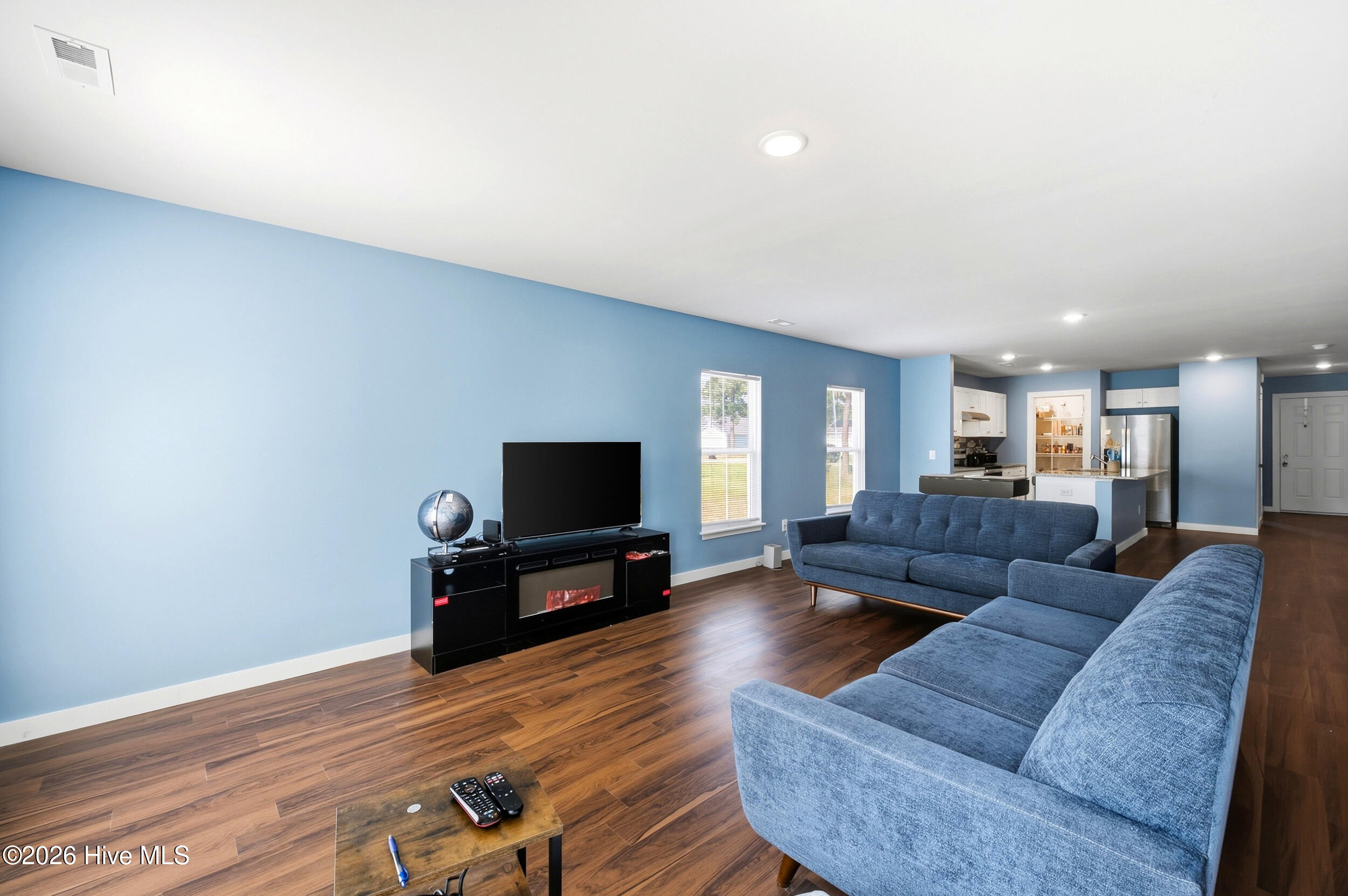 910 Pine Needles Road Property Photo 10