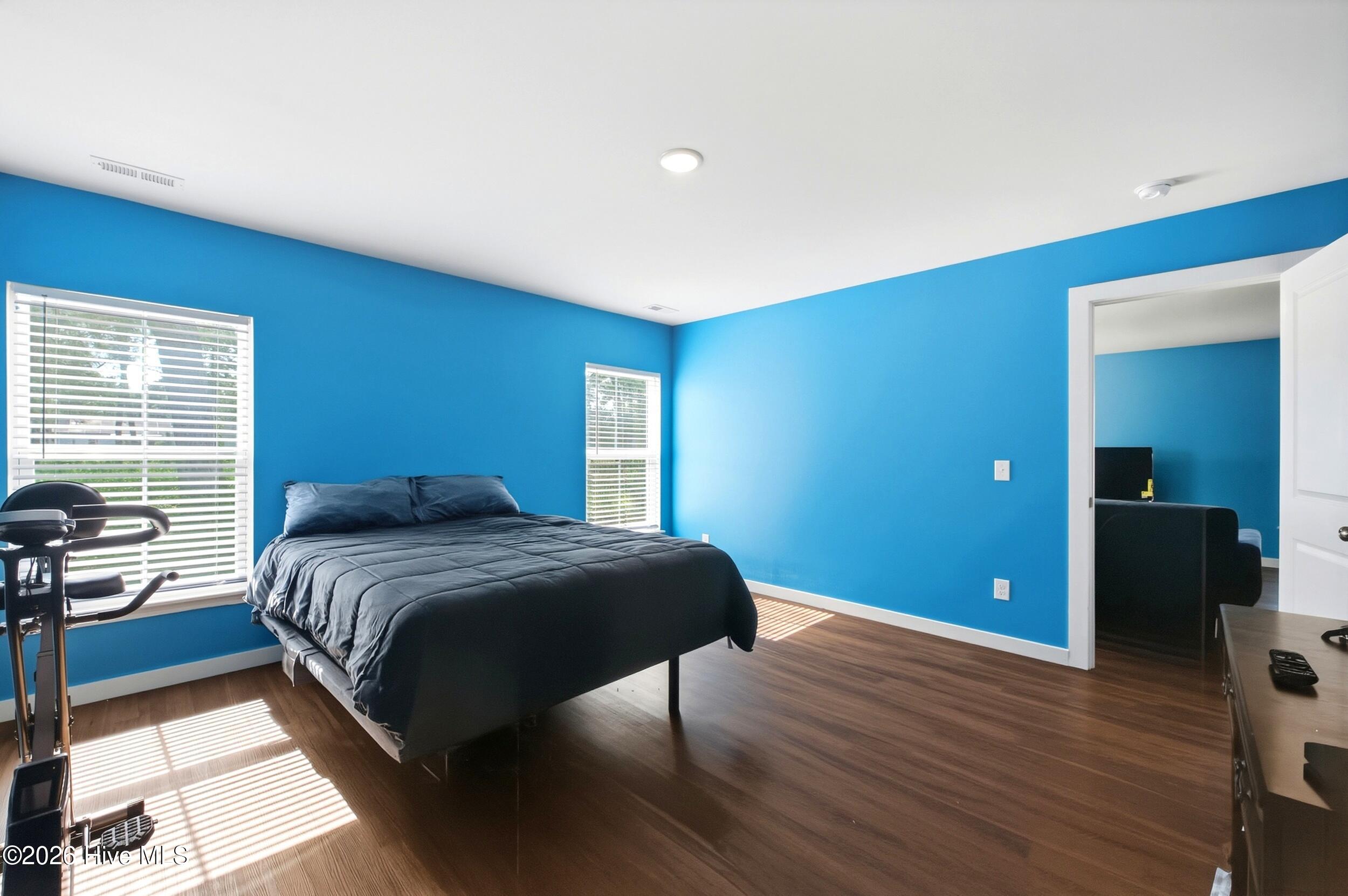 910 Pine Needles Road Property Photo 17