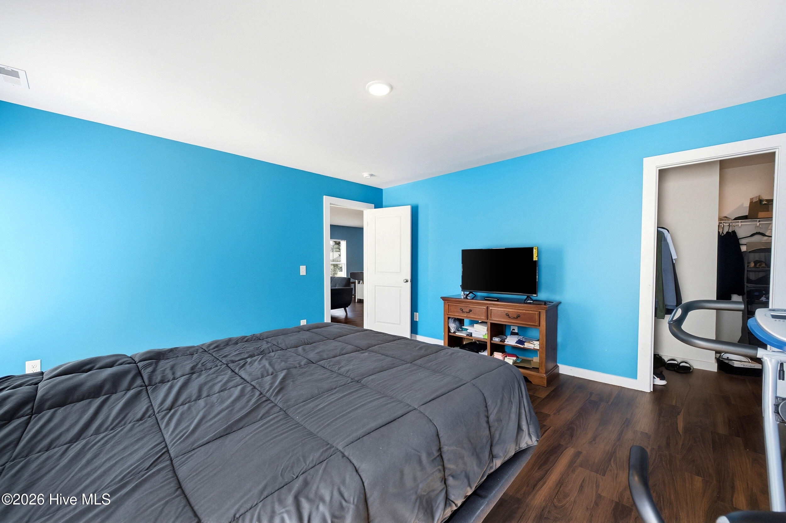 910 Pine Needles Road Property Photo 18