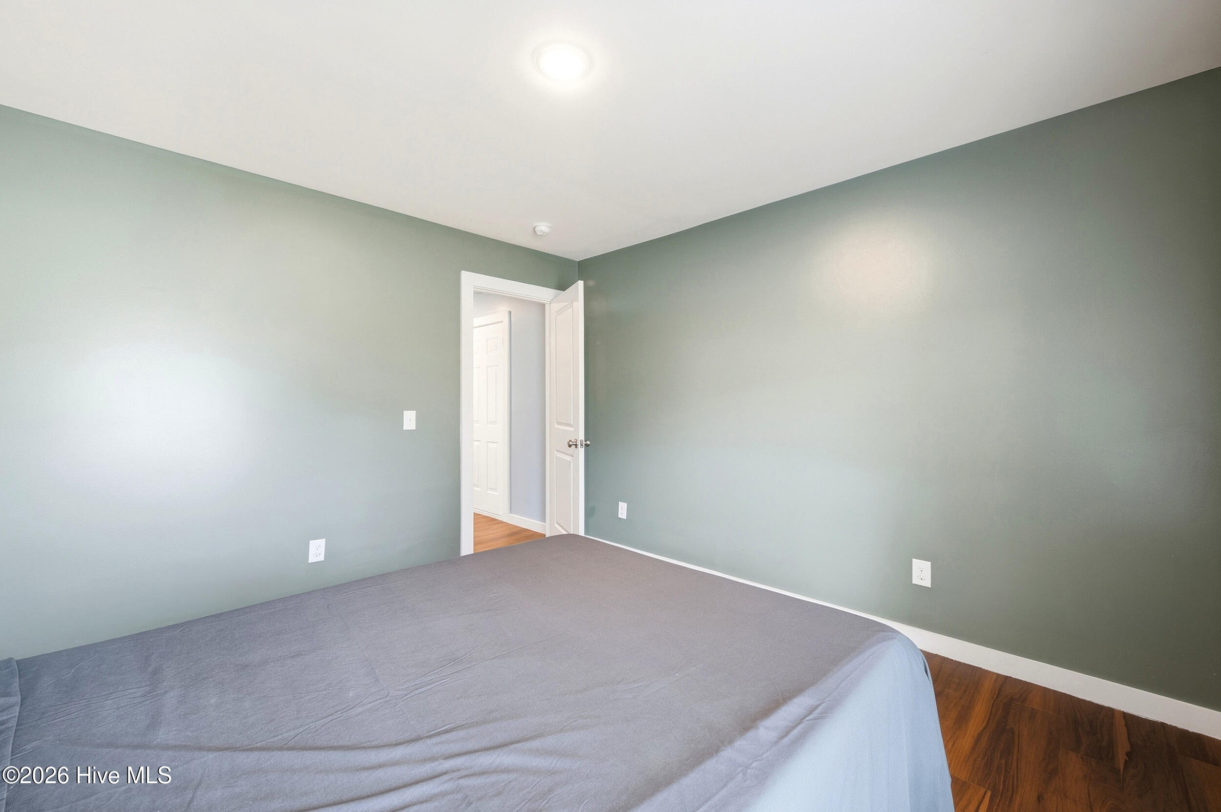 910 Pine Needles Road Property Photo 23