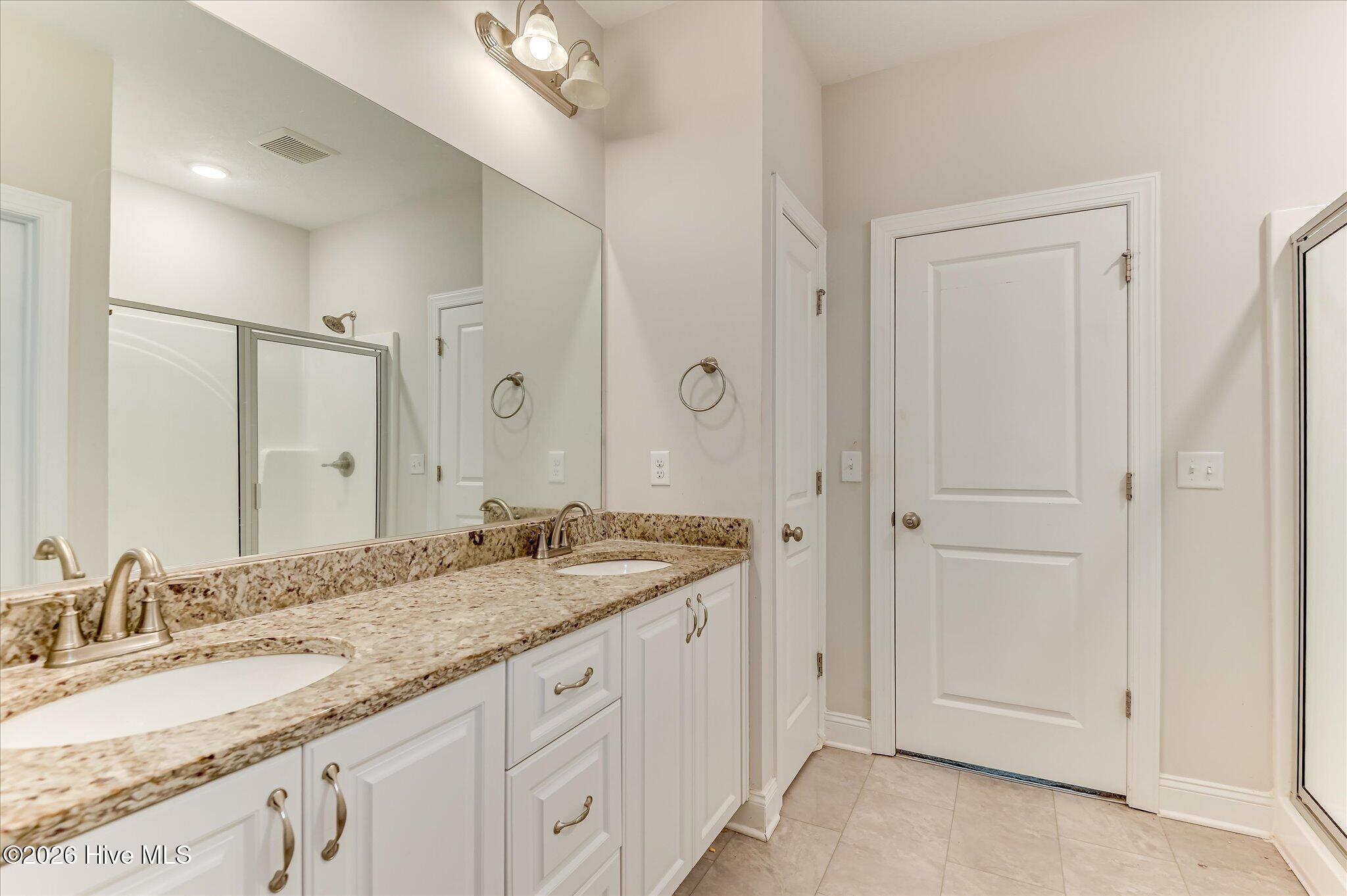 610 Vinings Drive 1a Property Photo 21