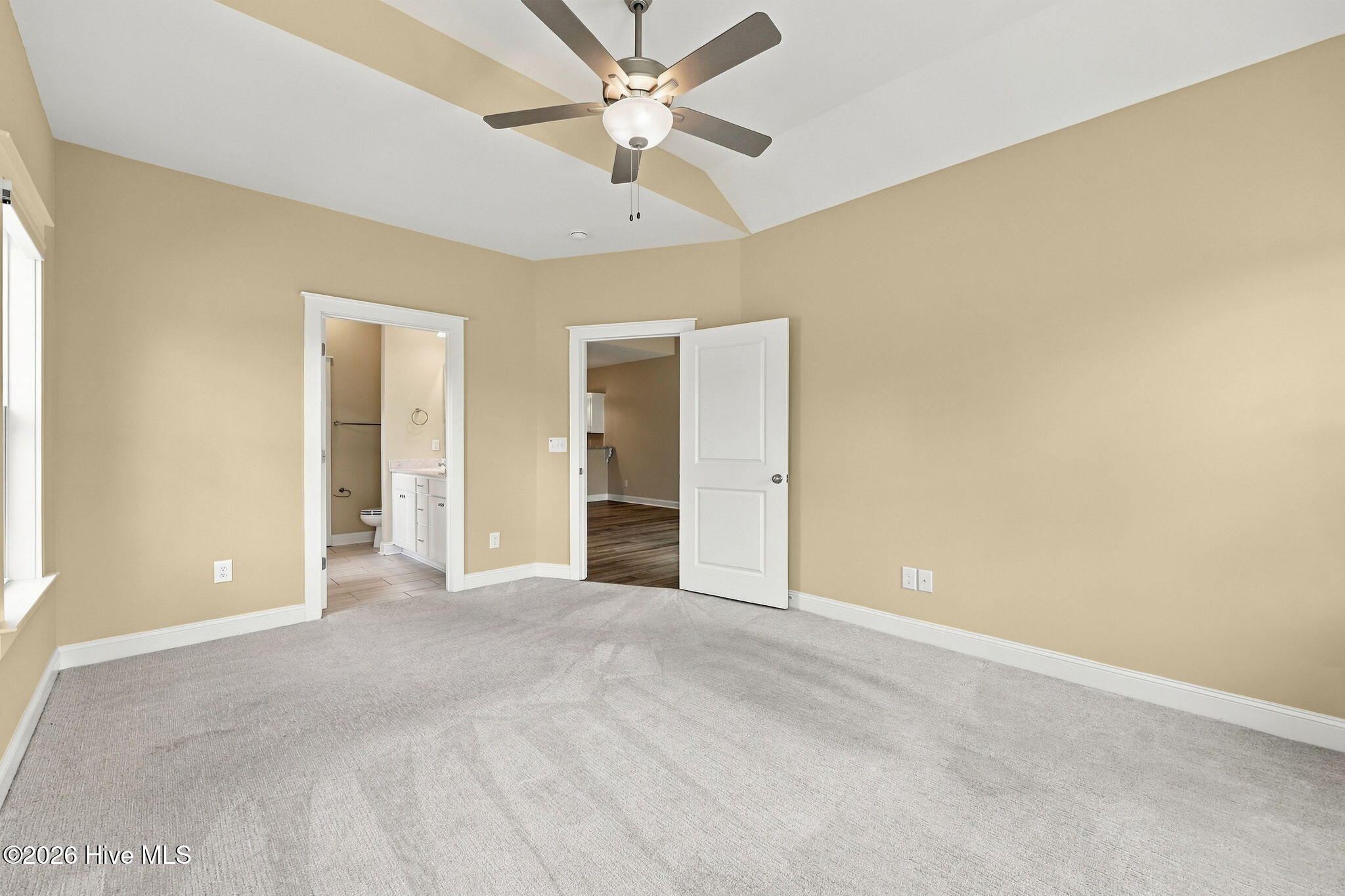 1811 Fox Den Way 6 Property Photo 18