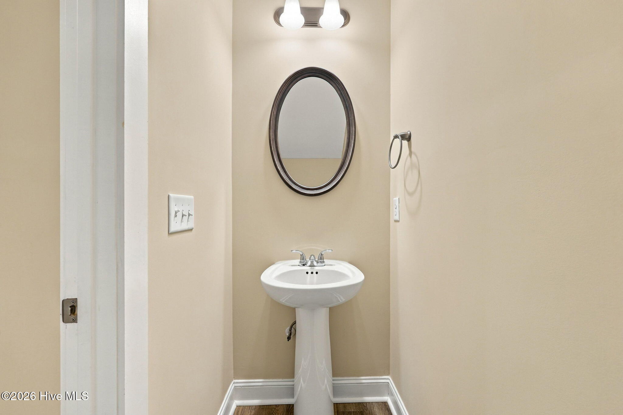 1811 Fox Den Way 6 Property Photo 22