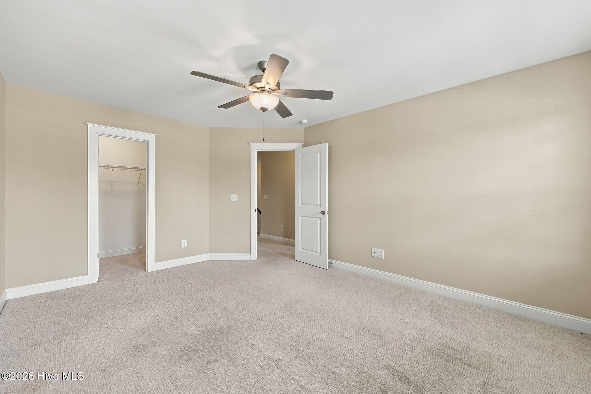 1811 Fox Den Way 6 Property Photo 33