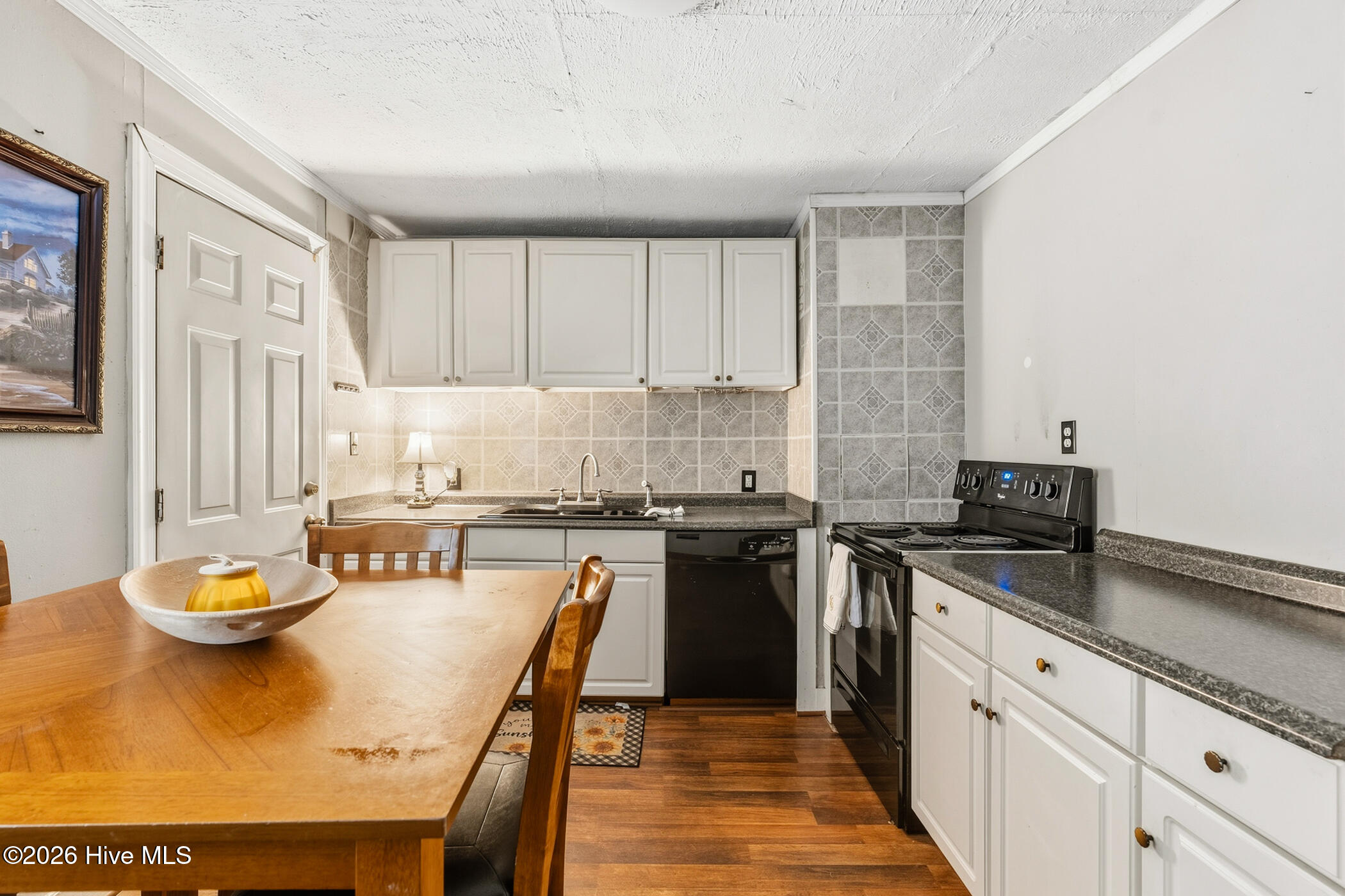178 Ledbetter Street Property Photo 4