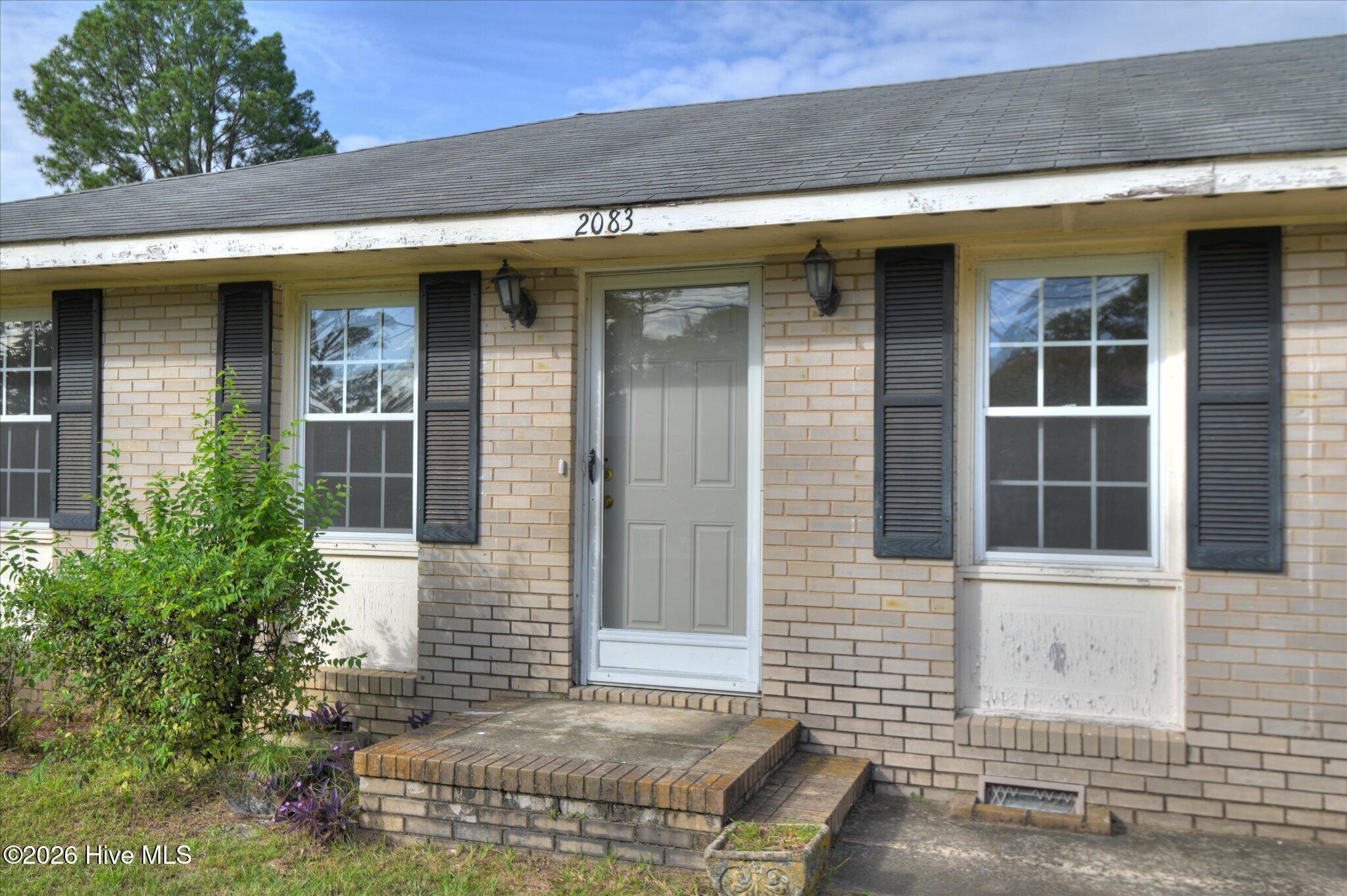 2083 Hillsinger Road Property Photo 4