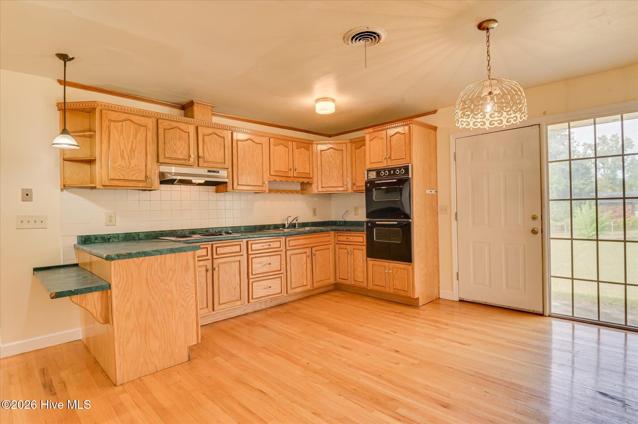2083 Hillsinger Road Property Photo 9