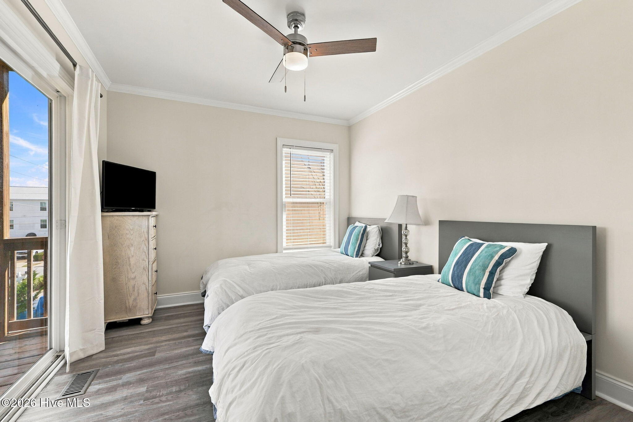 106 Willis Avenue B Property Photo 34